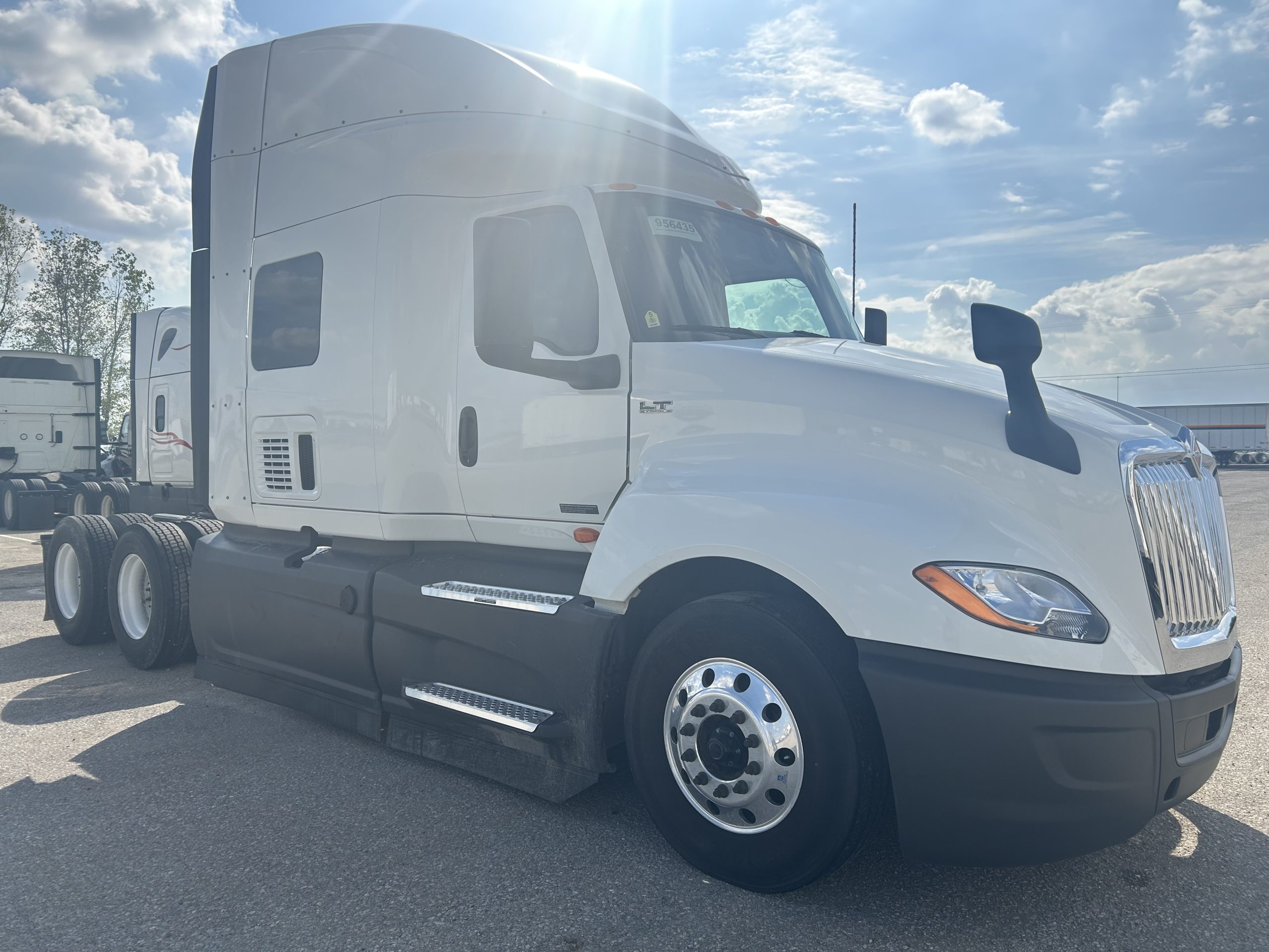 2022 International LT625 2022 International LT625 - image 3 of 6