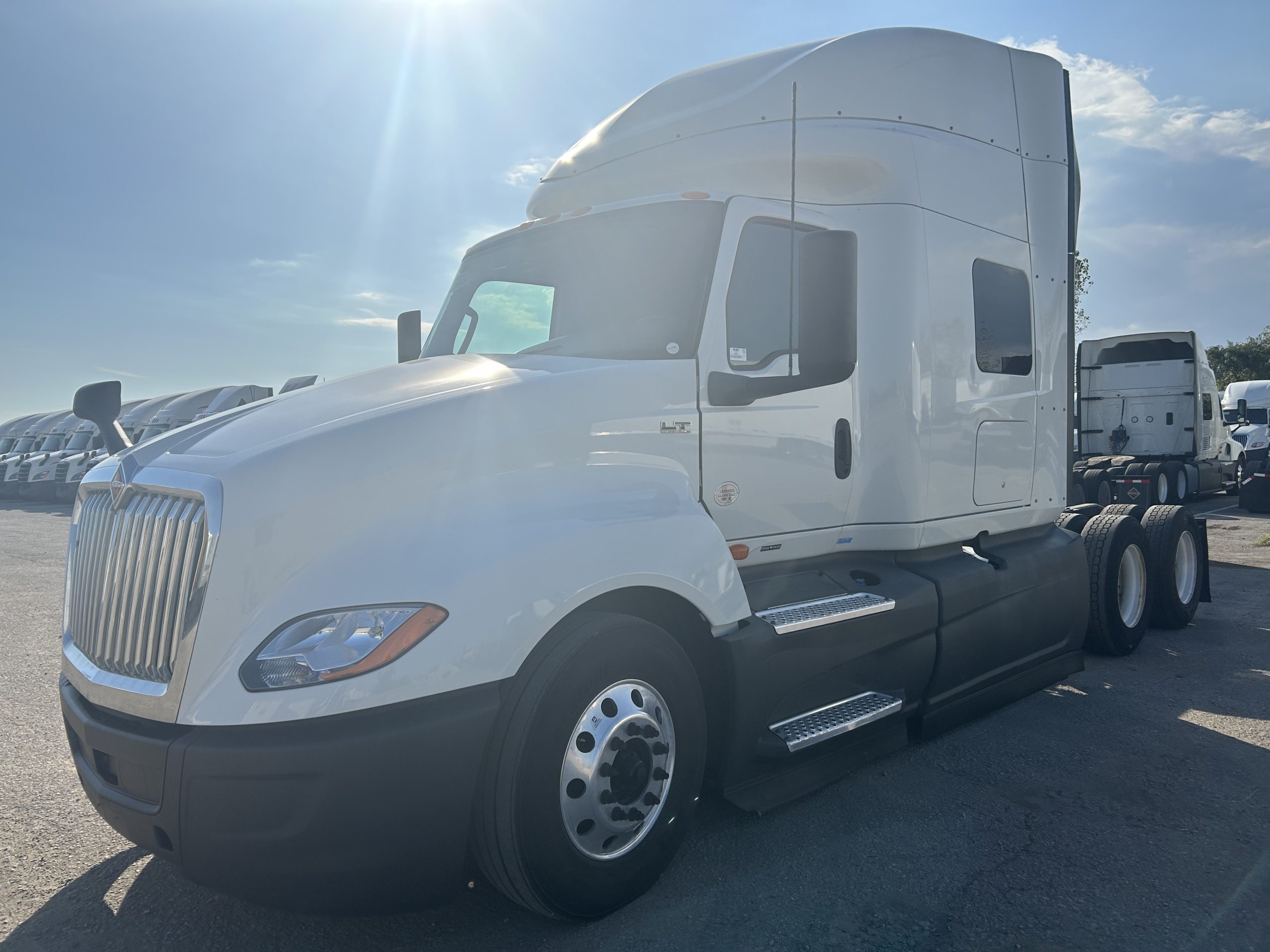 2022 International LT625 2022 International LT625 - image 1 of 5