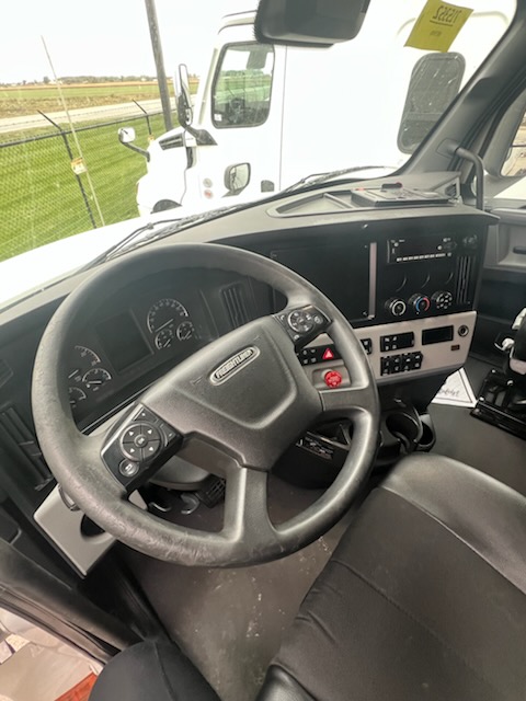 2022 Freightliner PT126 - image 5 of 6