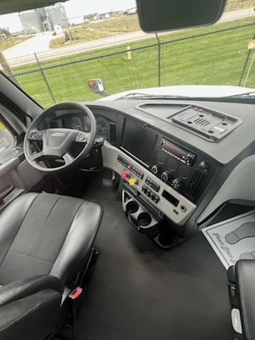 2022 Freightliner PT126 - image 4 of 6