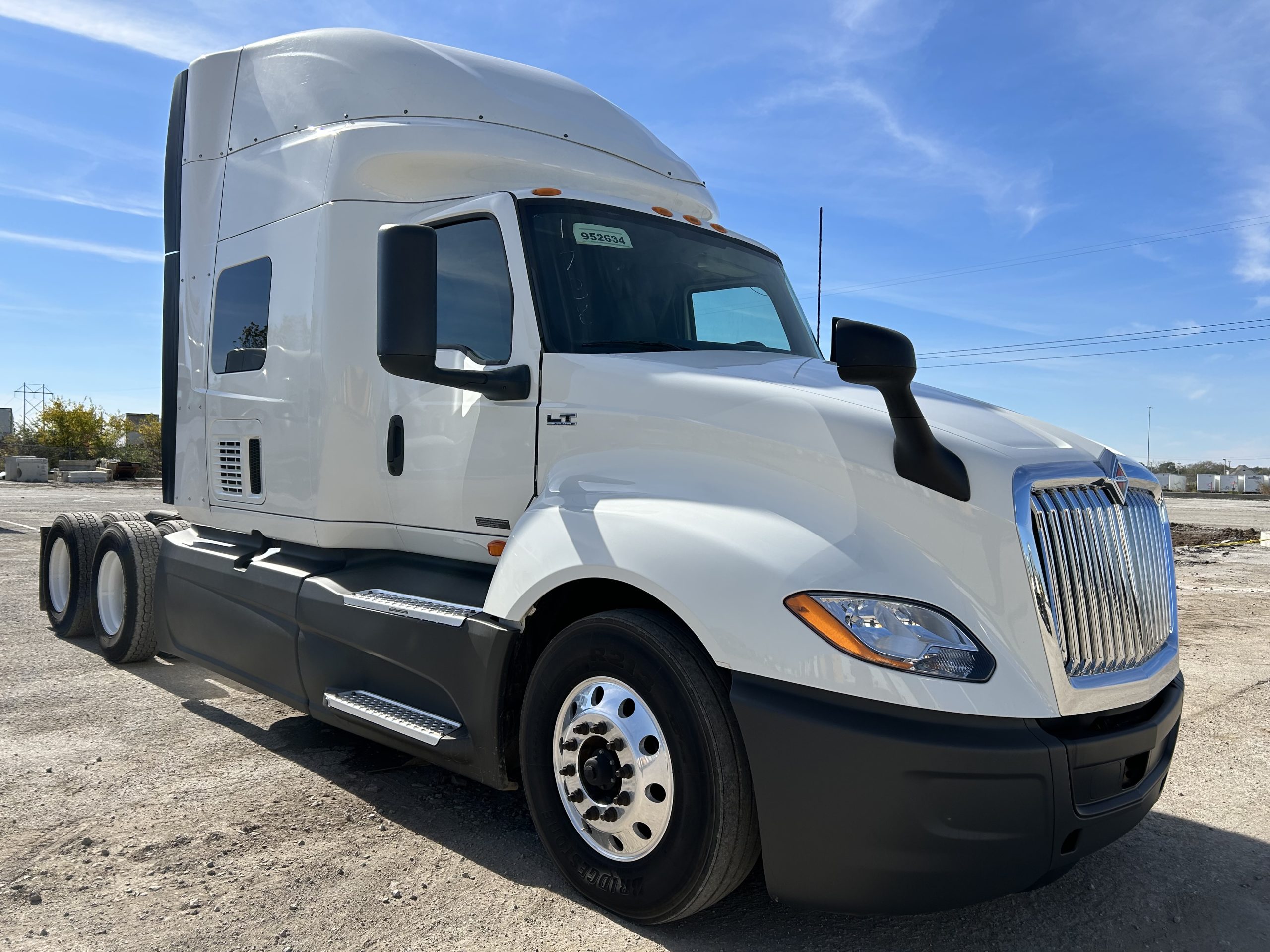 2022 International LT625 2022 International LT625 - image 3 of 6