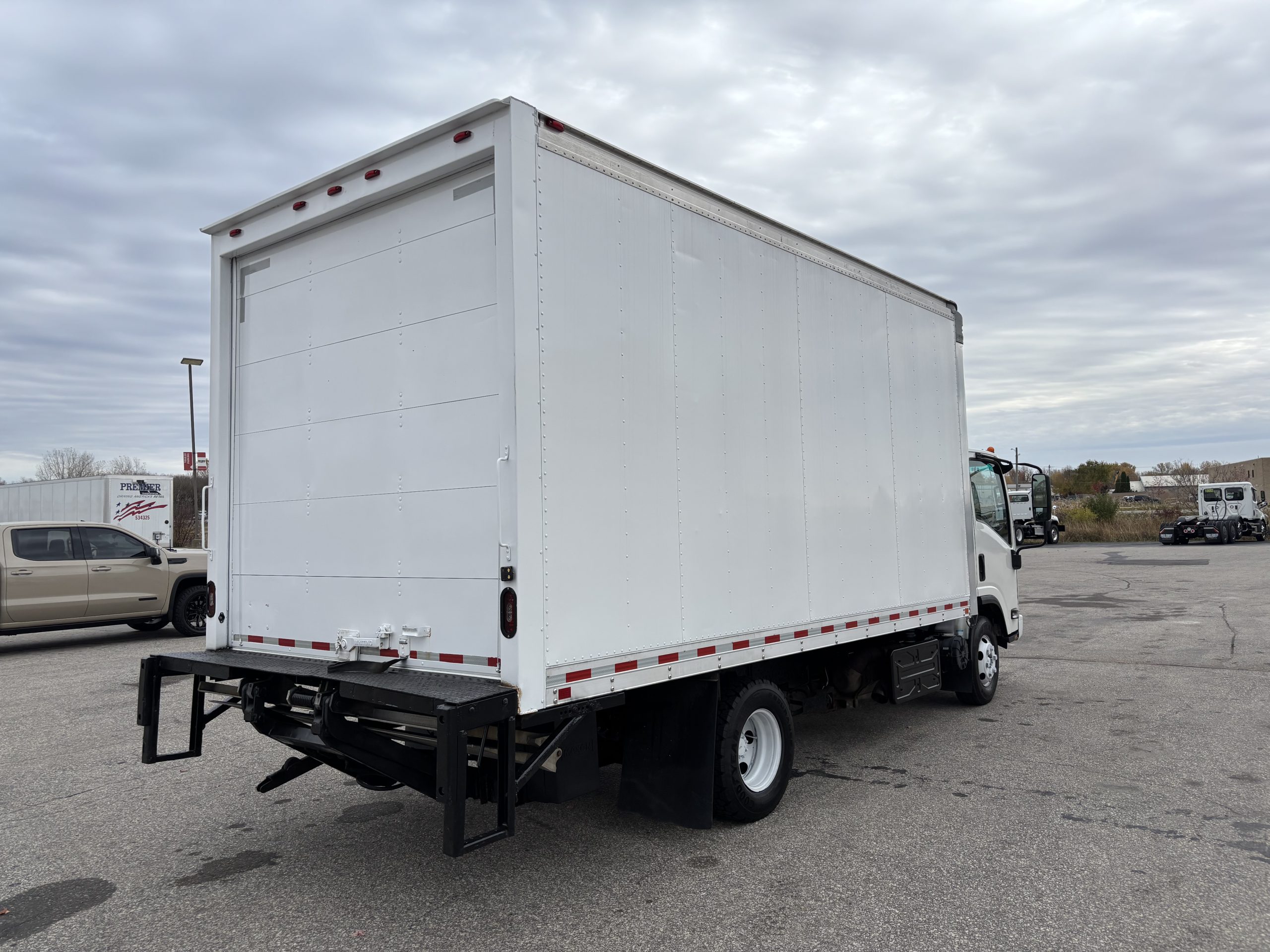 2019 Isuzu NPR 2019 Isuzu NPR - image 6 of 6