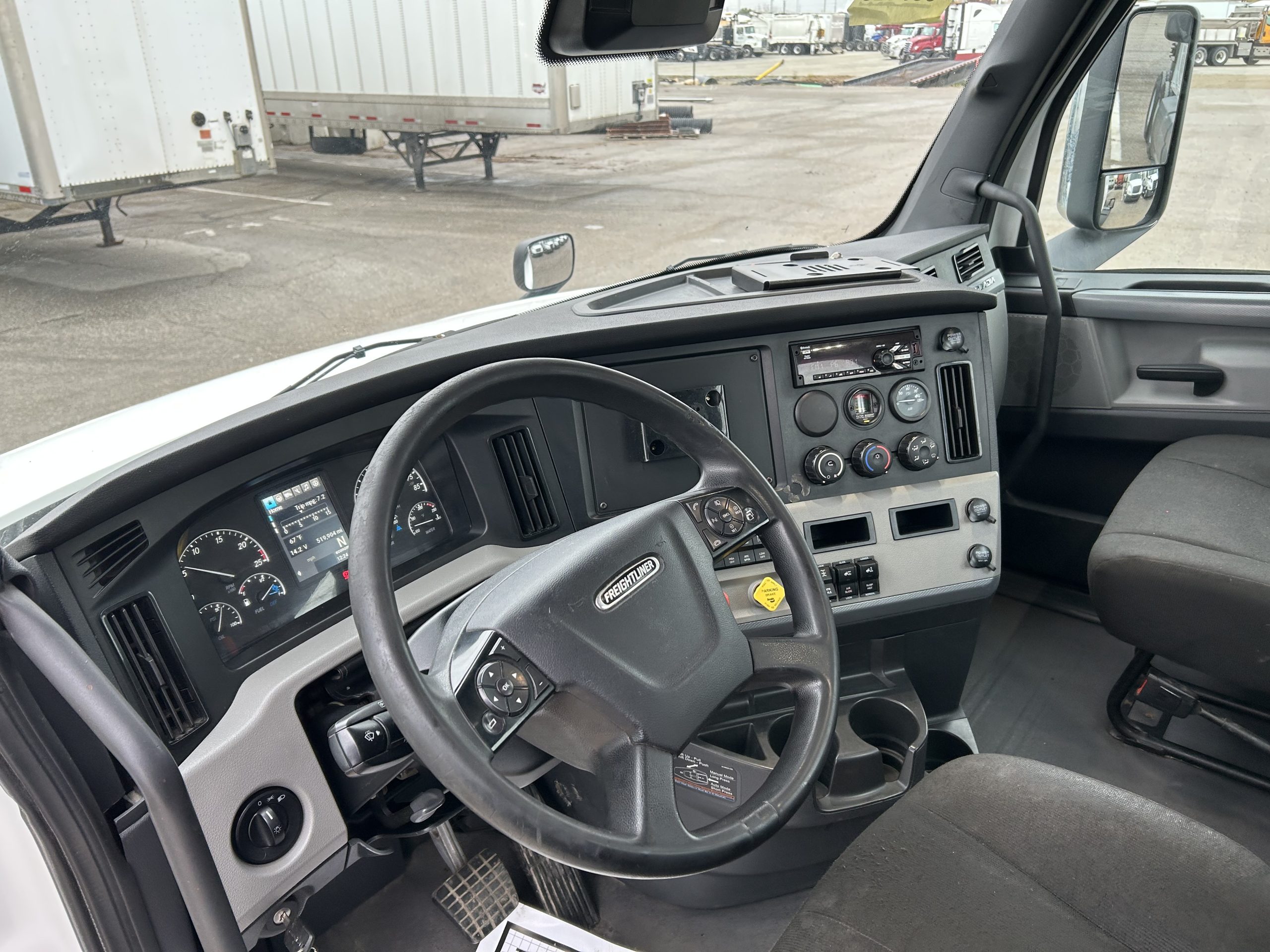 2020 Freightliner - image 5