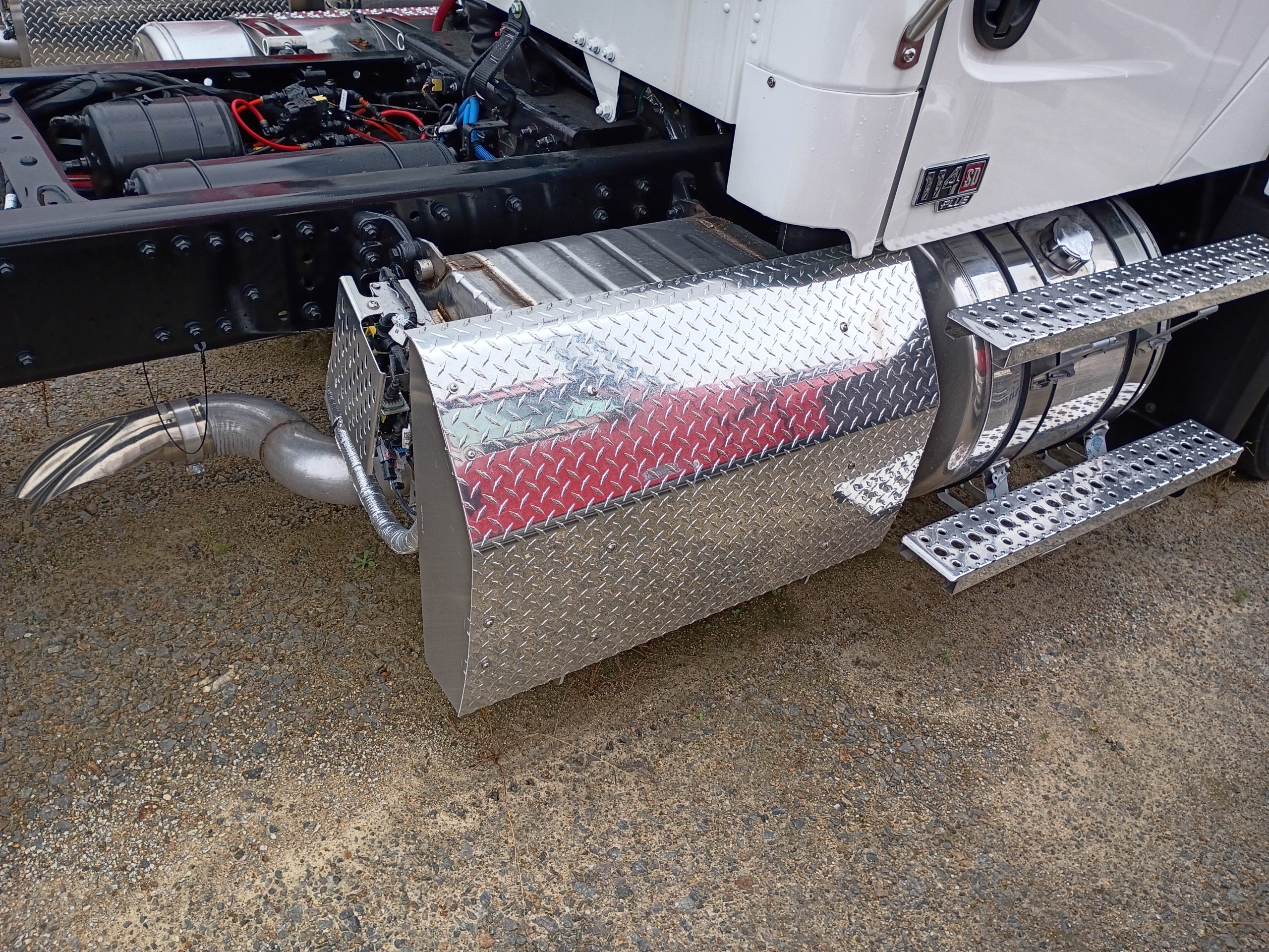 2025 Freightliner 114SD - image 4