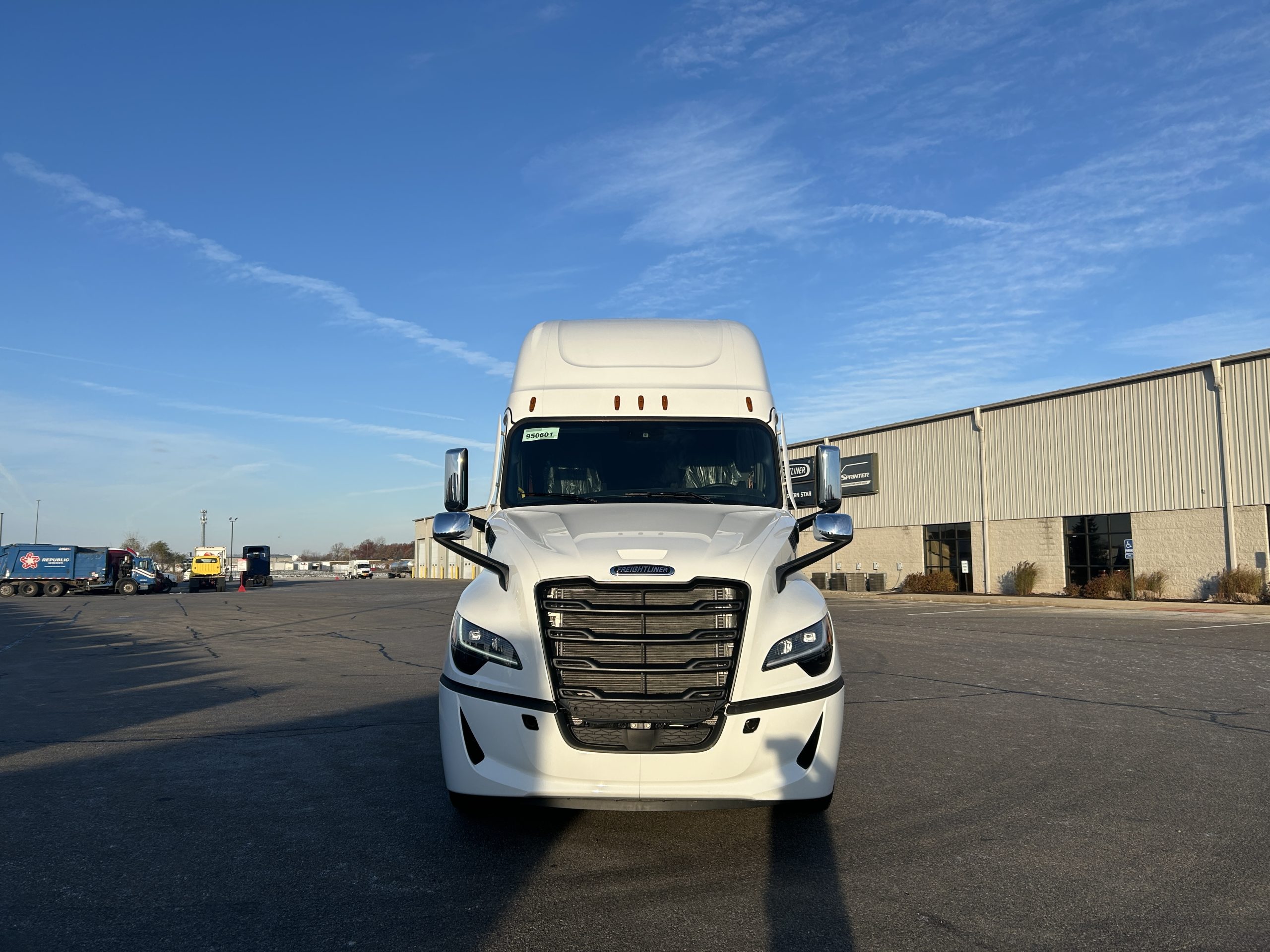 2026 Freightliner PJ126SLP 2026 Freightliner PJ126SLP - image 3 of 6