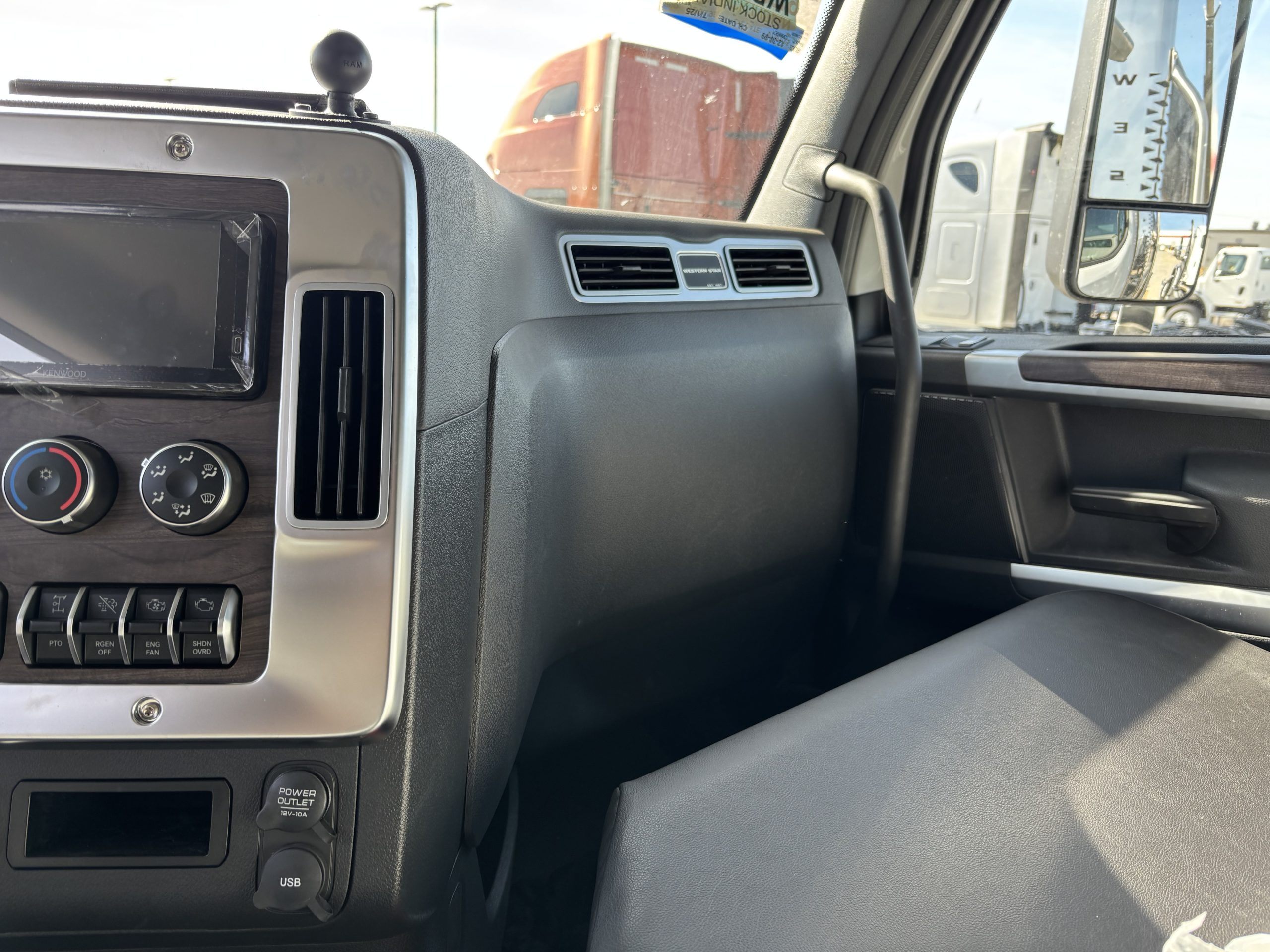 2026 Western Star 47X - image 6 of 6