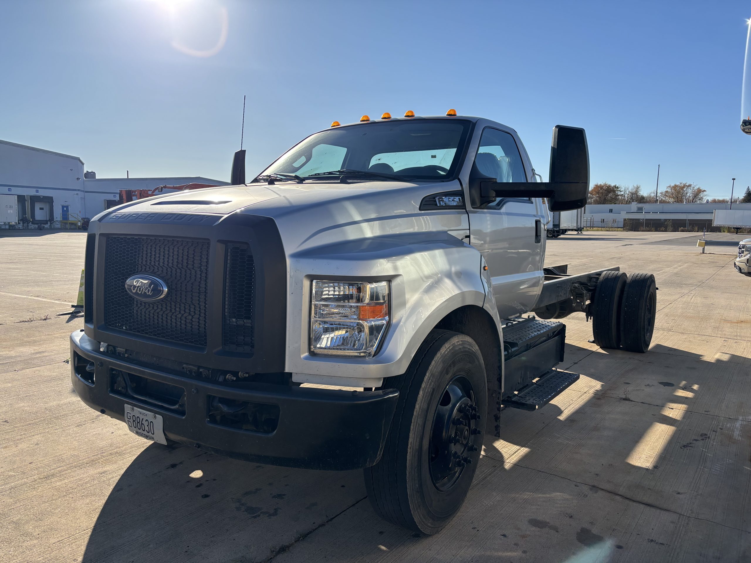 2022 Ford F650 - image 1 of 6