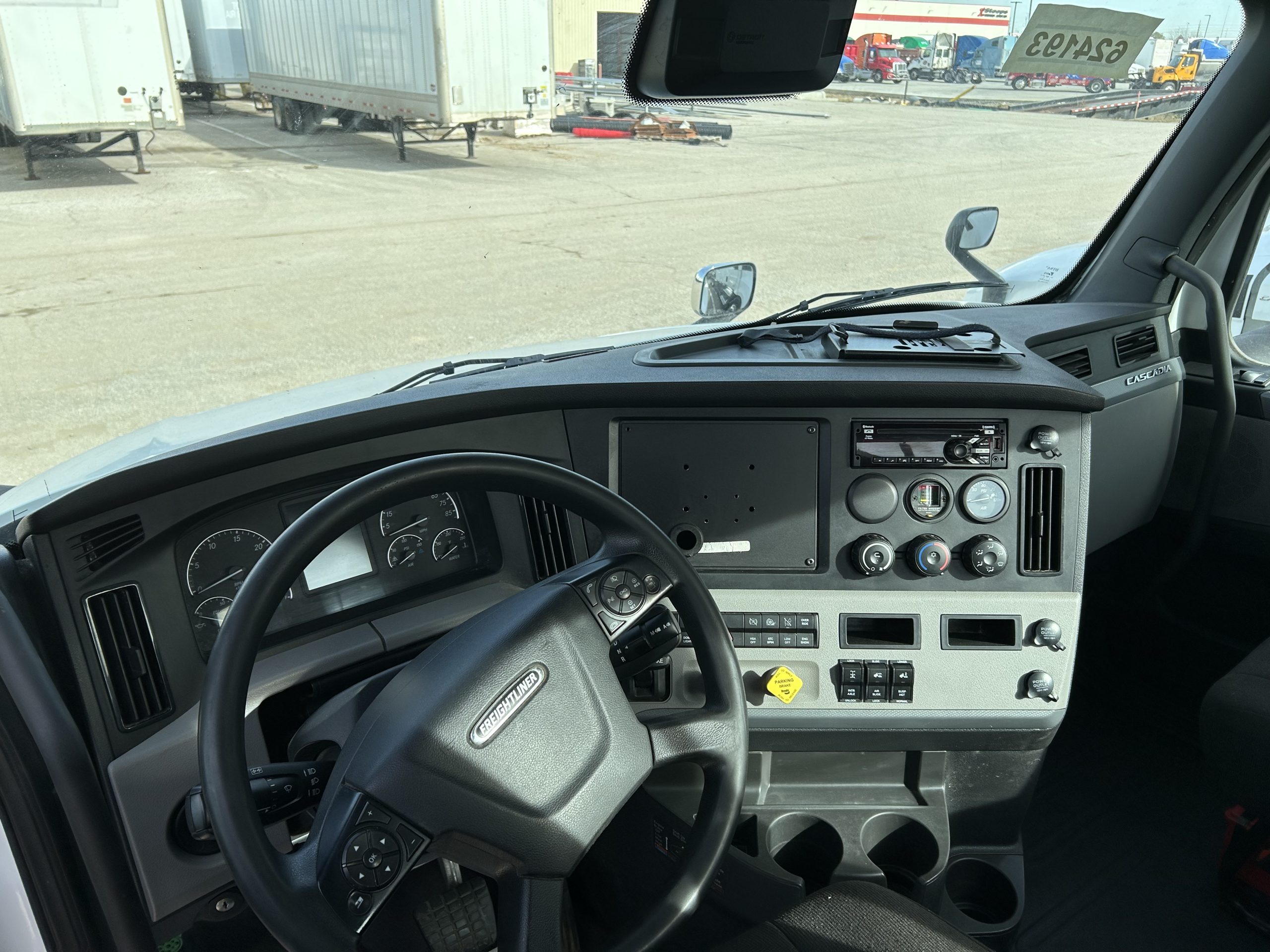 2020 Freightliner - image 5