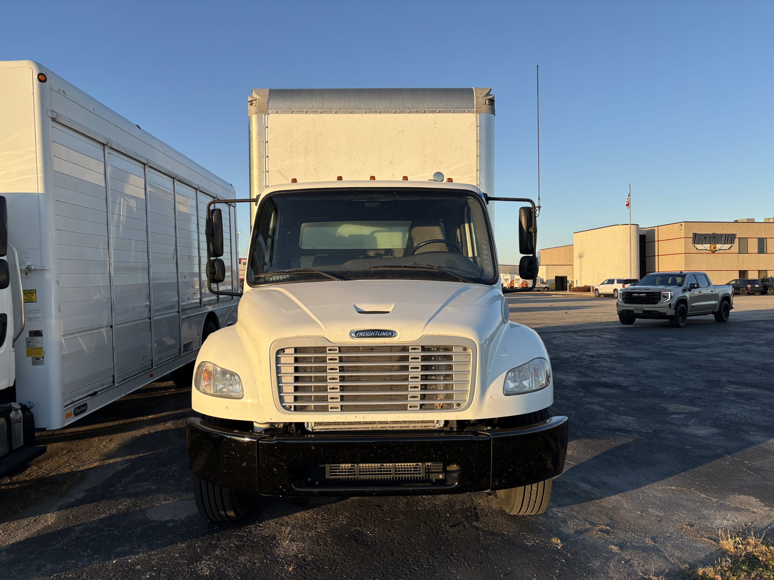 2019 Freightliner M260 - image 2 of 6