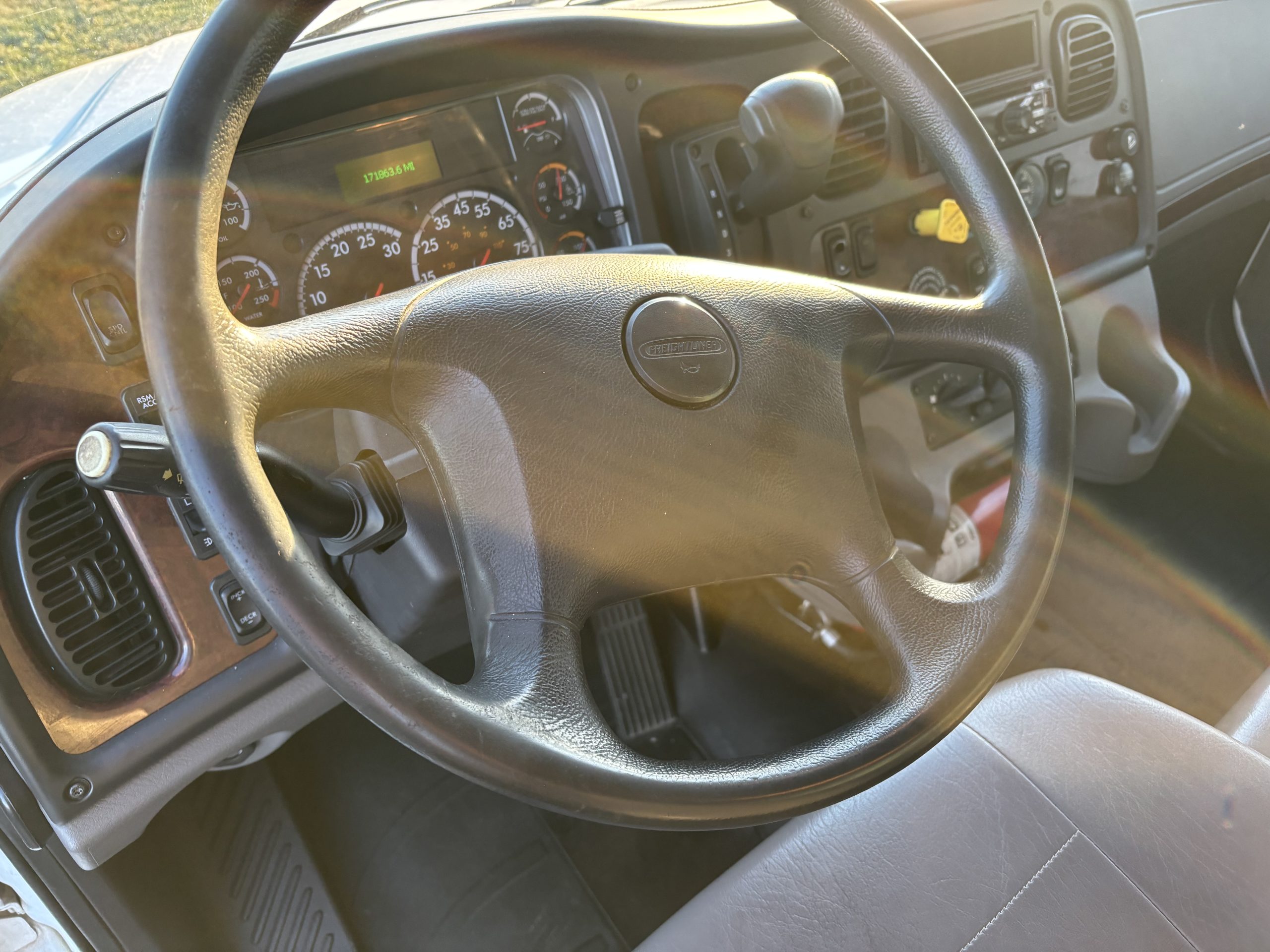 2019 Freightliner M260 - image 4 of 6