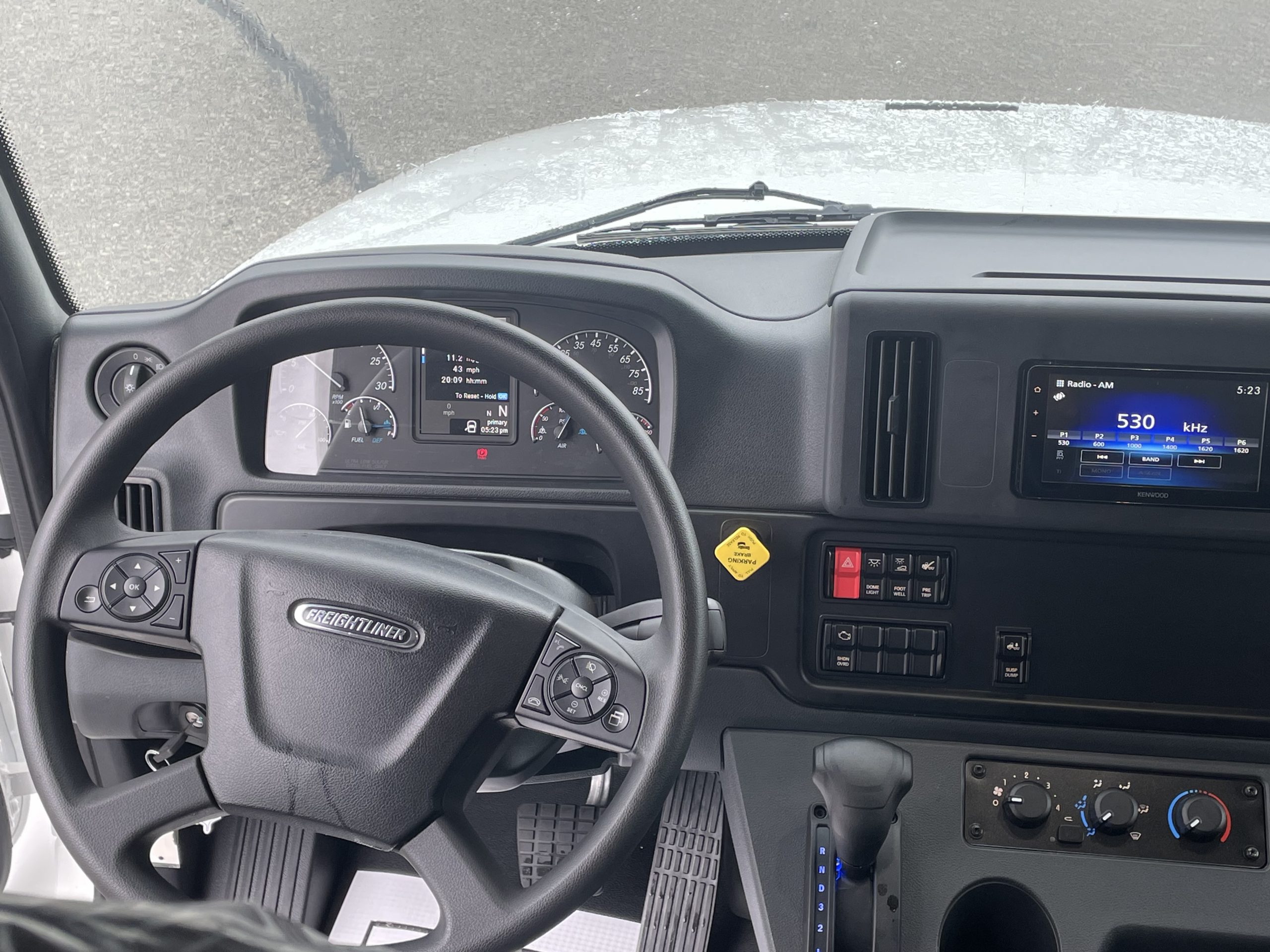 2026 Freightliner M2 106+ - image 5 of 6