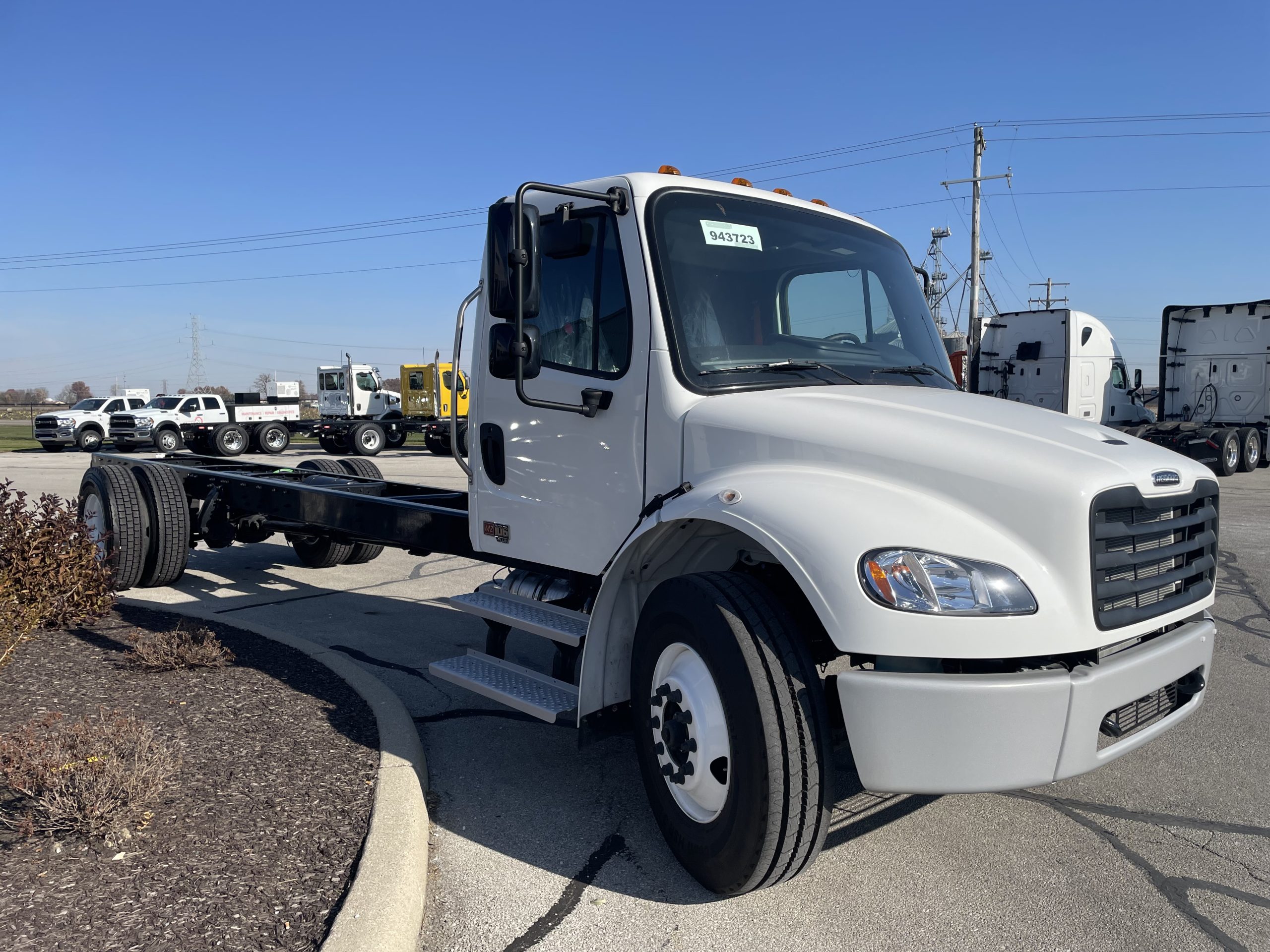 2026 Freightliner M2 106+ - image 2 of 6