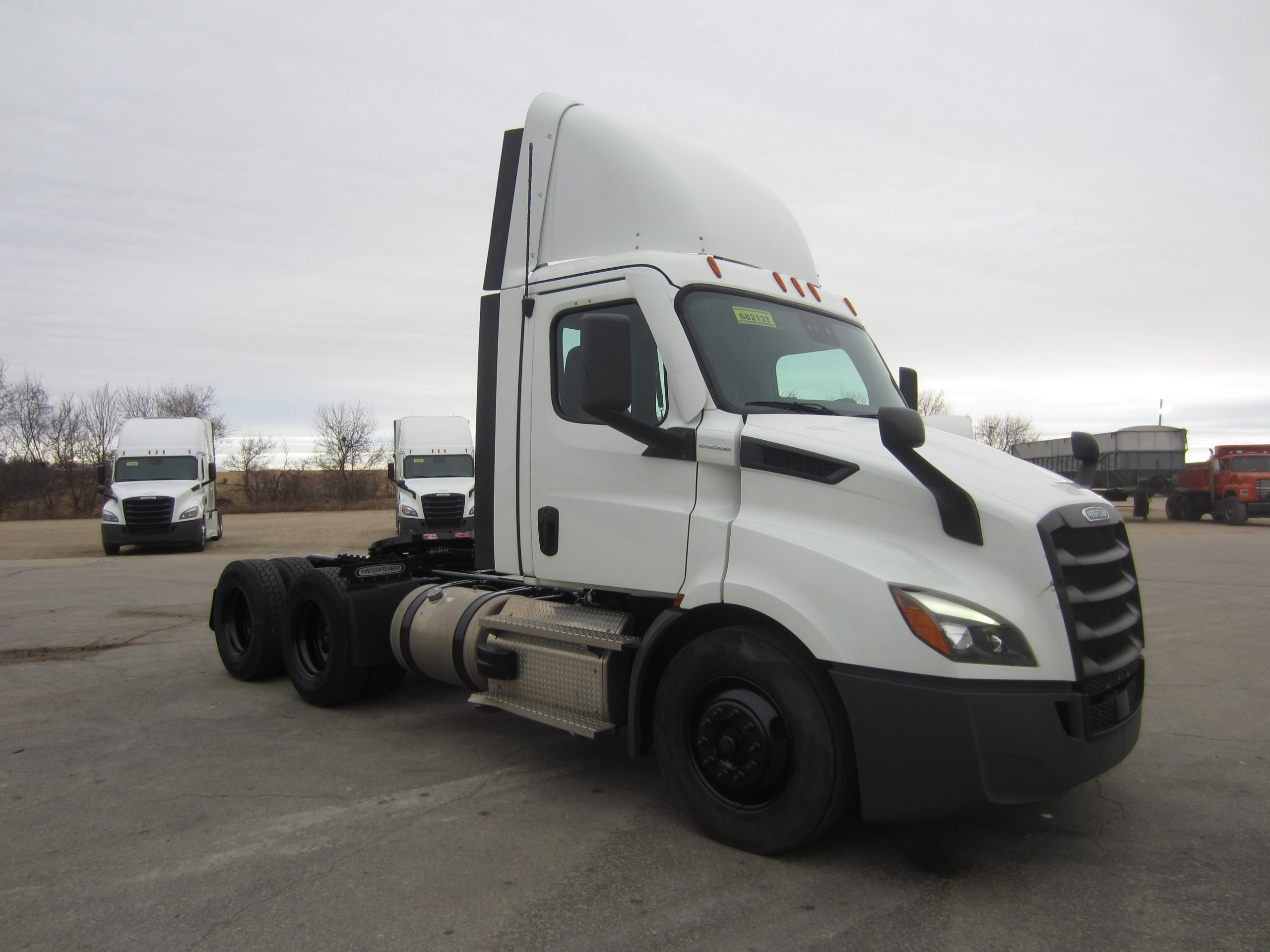 2021 Freightliner PE116 2021 Freightliner PE116 - image 3 of 6