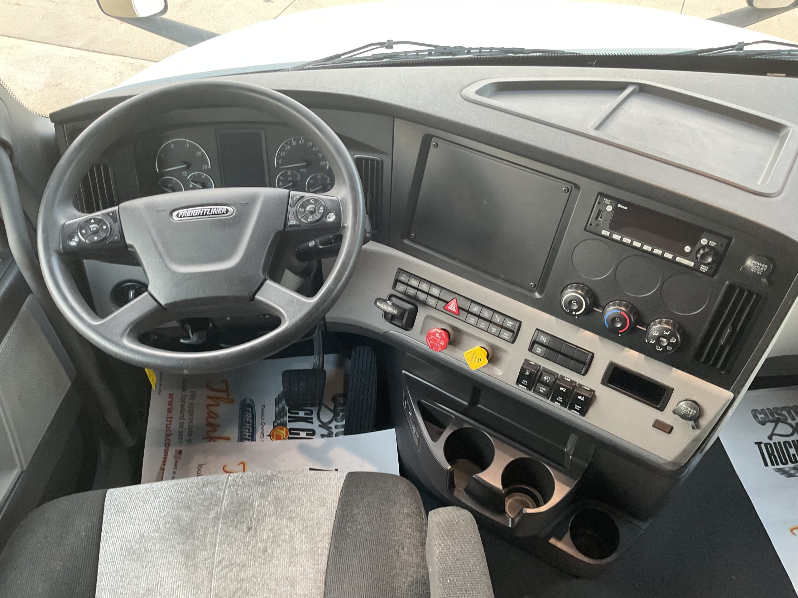 2022 Freightliner - image 5