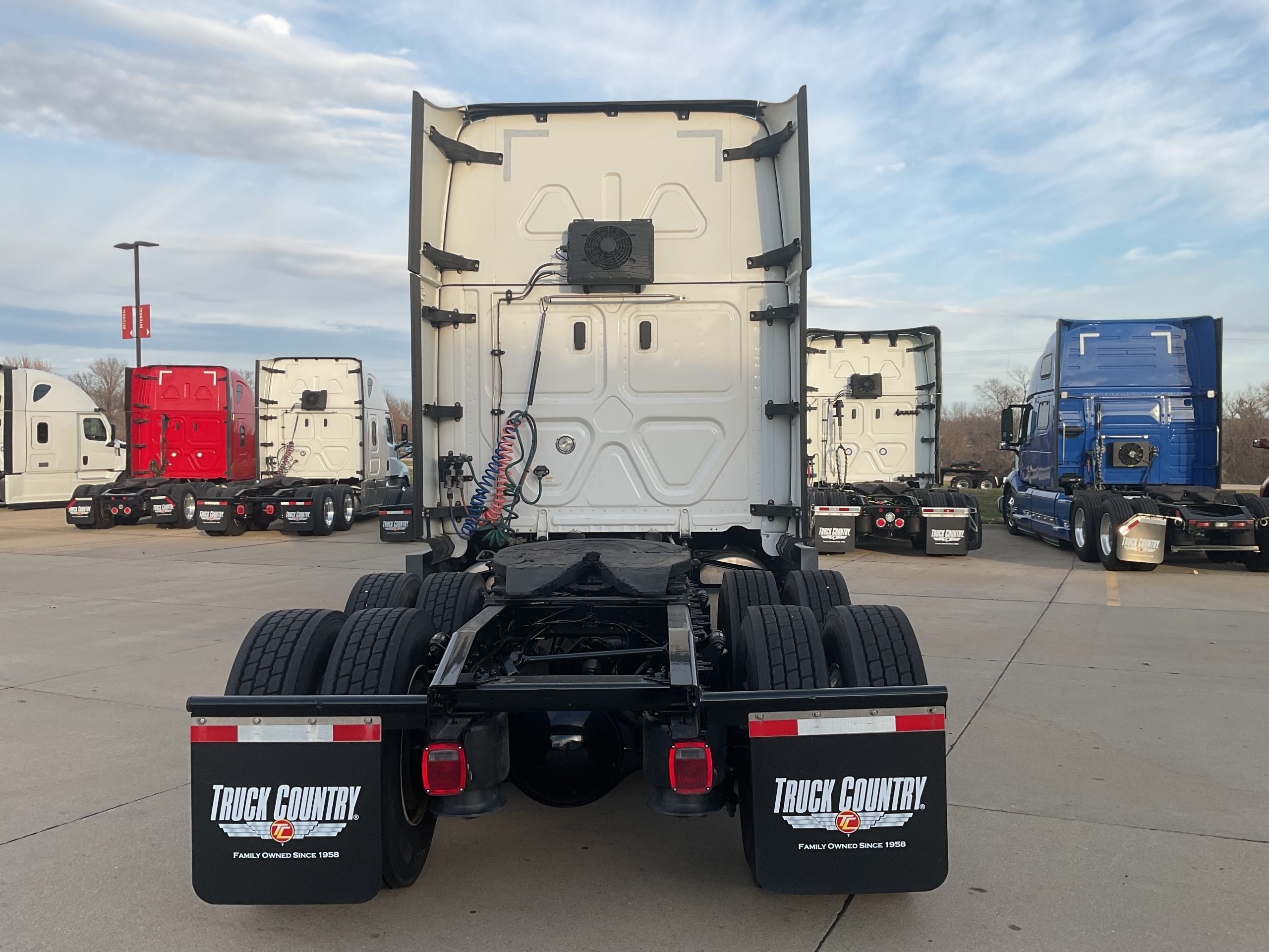 2022 Freightliner - image 4