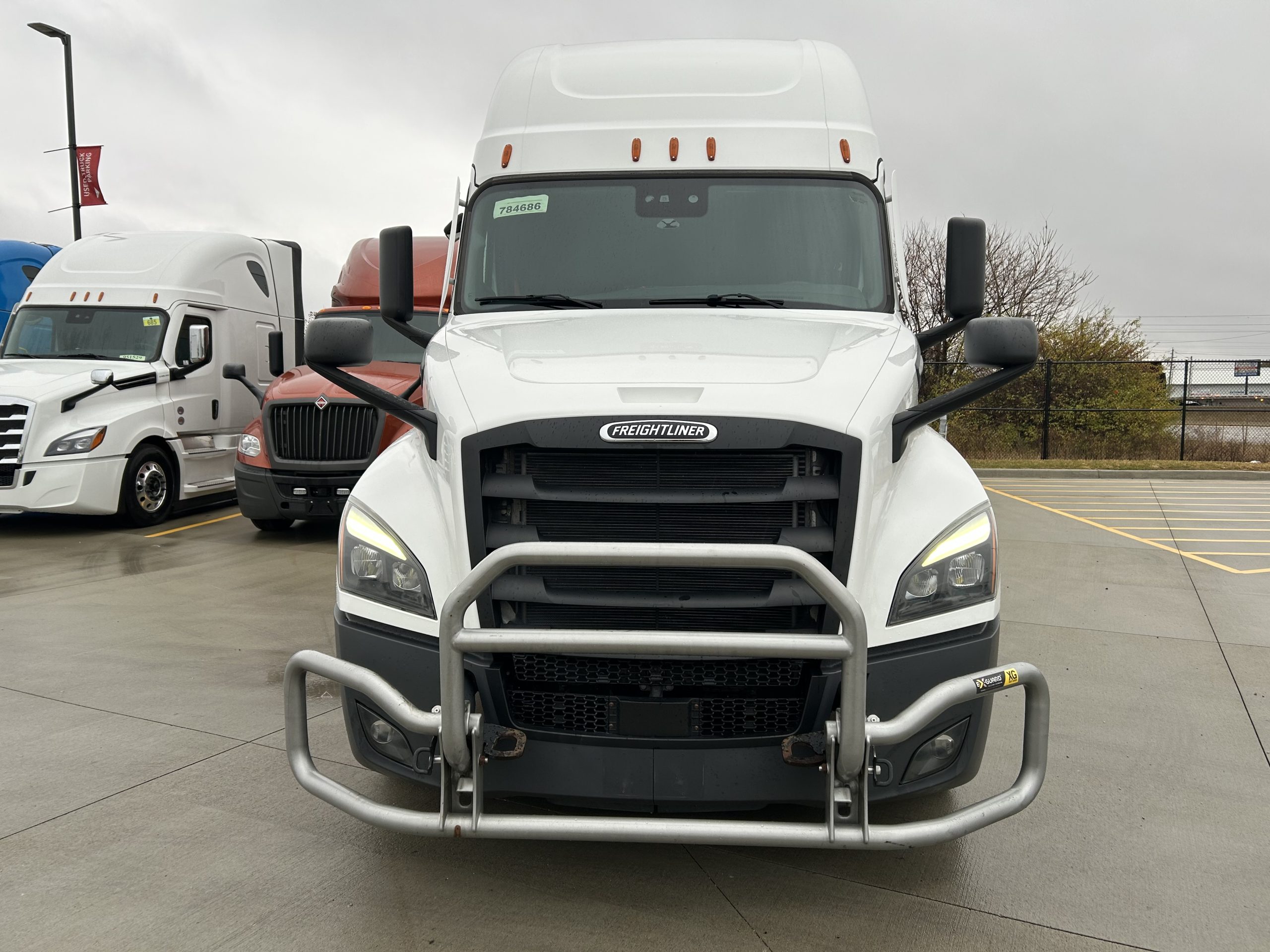 2023 Freightliner - image 2