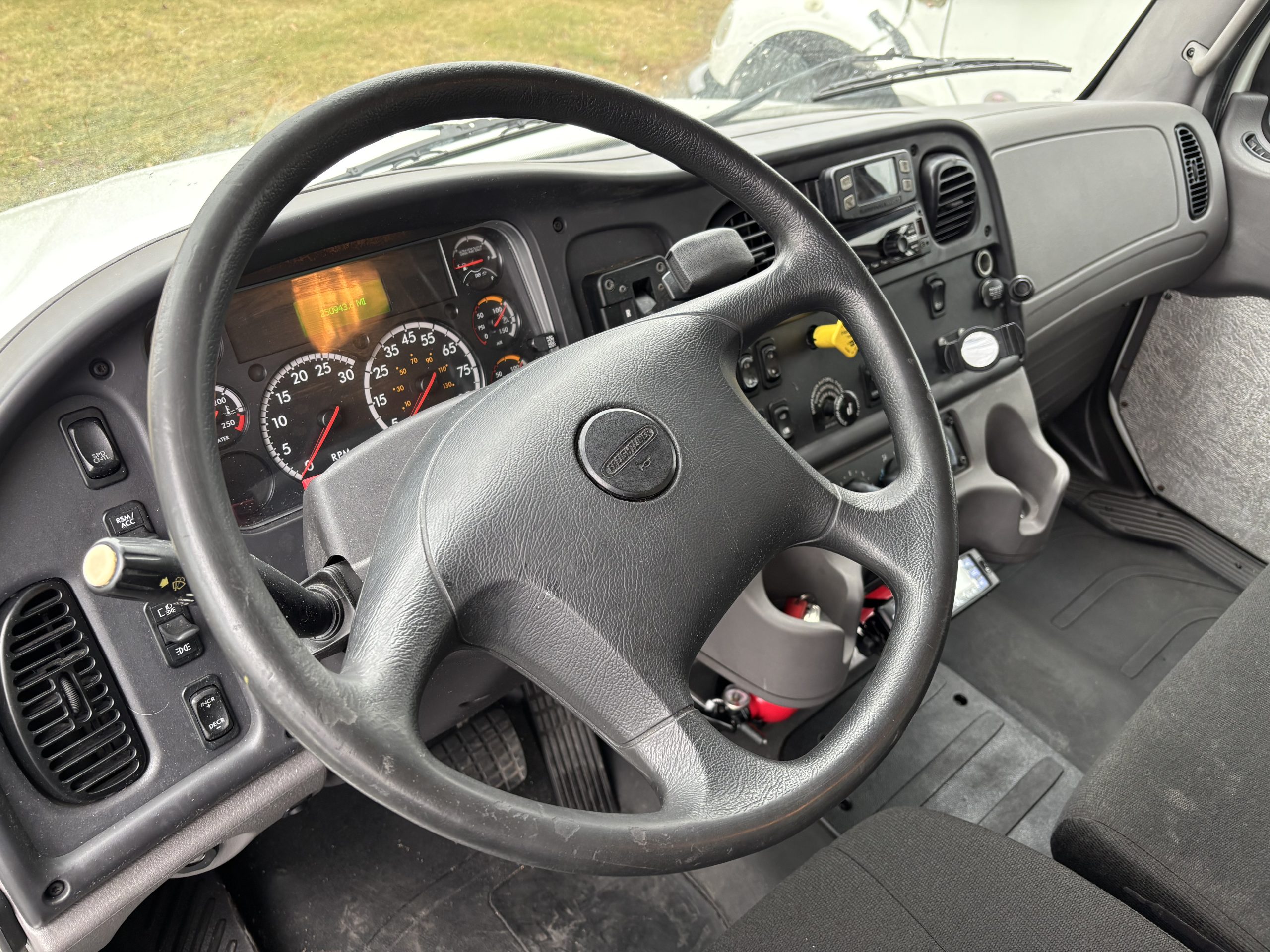 2019 Freightliner M260 2019 Freightliner M260 - image 4 of 6