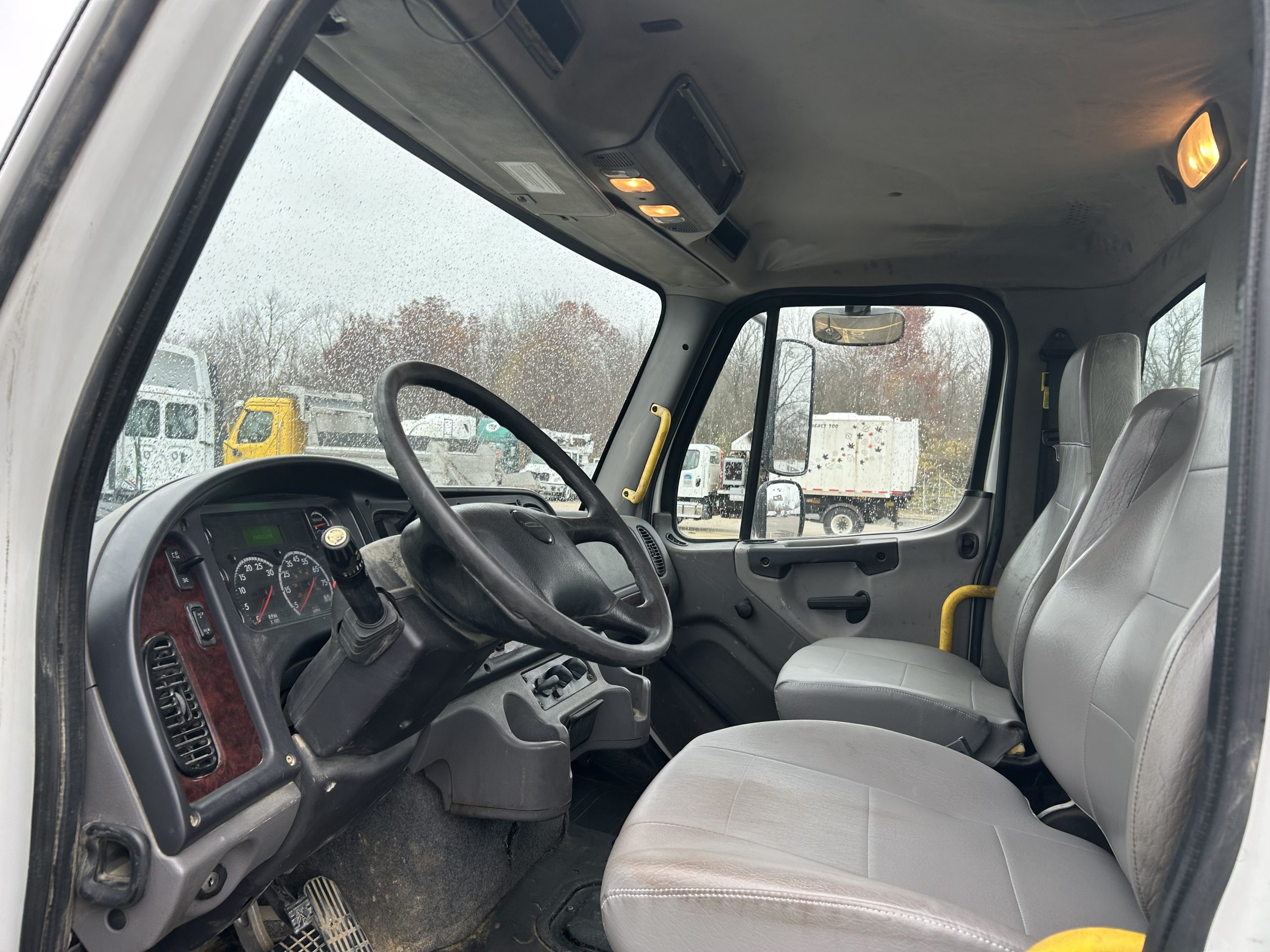 2020 Freightliner M2 112 - image 3