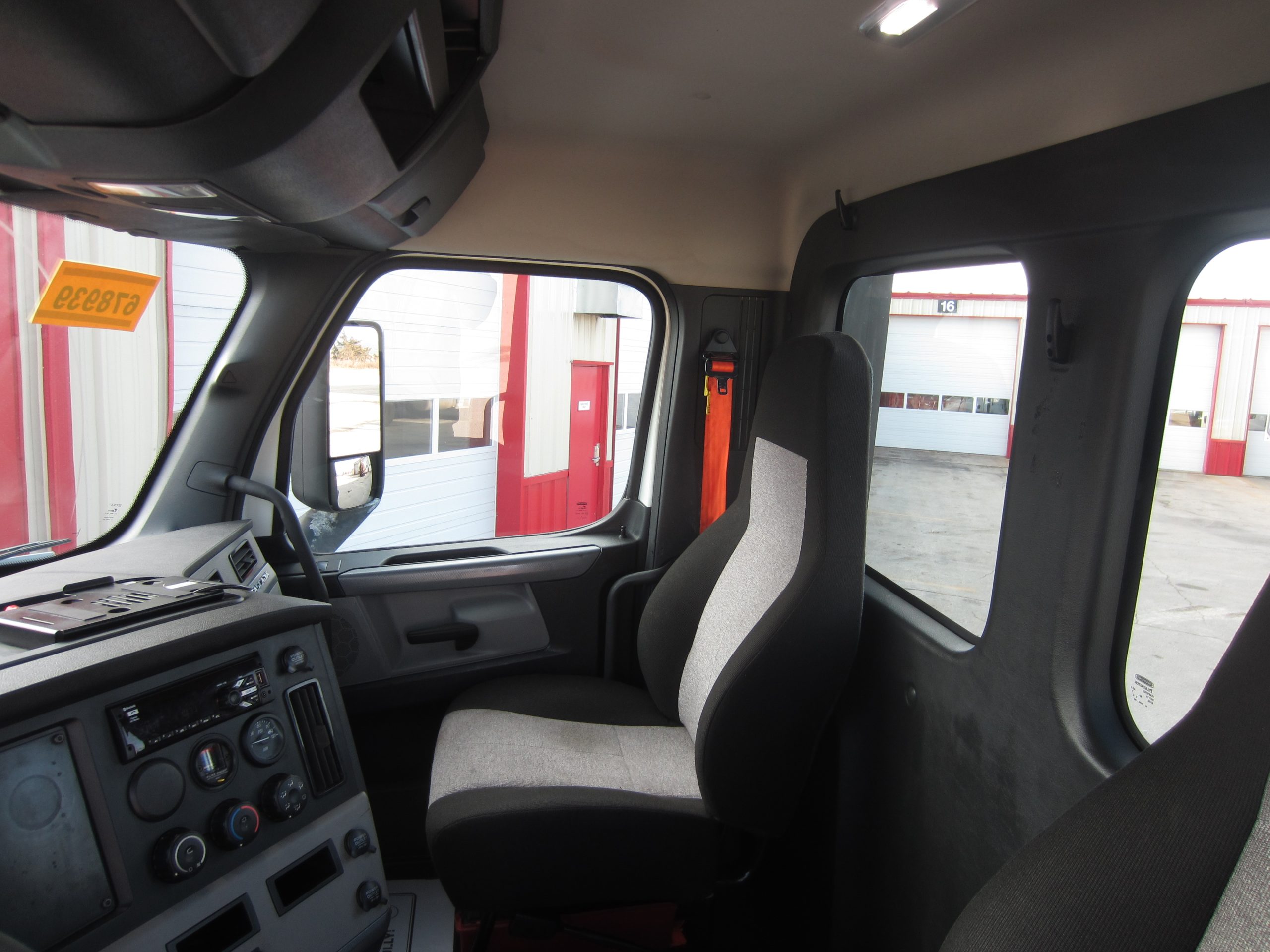 2021 Freightliner - image 6