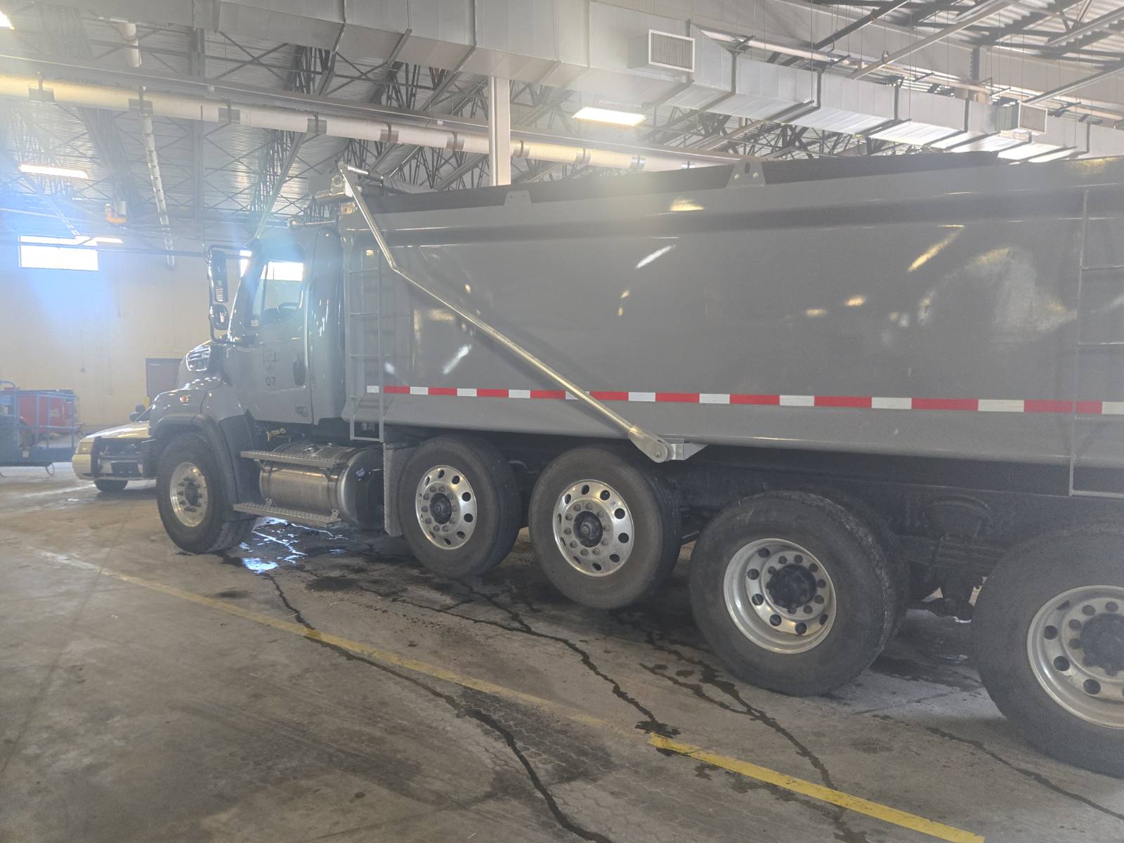 2024 Freightliner 114SD - image 3 of 6