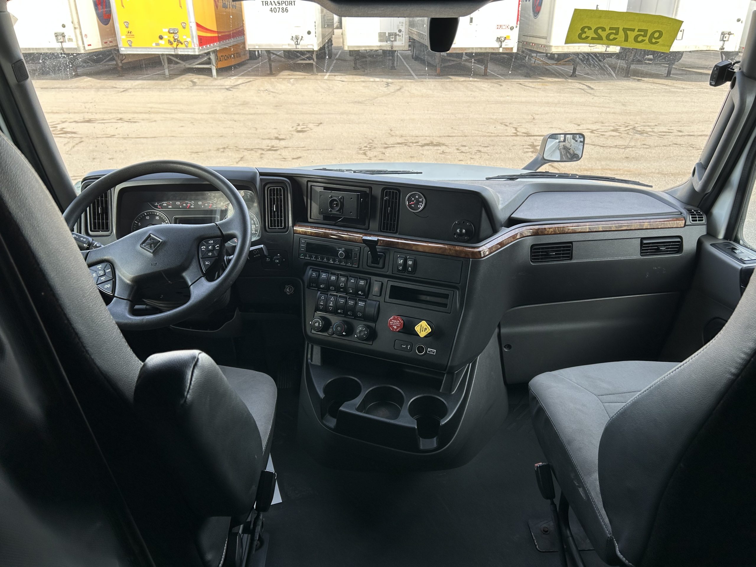 2022 International LT625 2022 International LT625 - image 5 of 6
