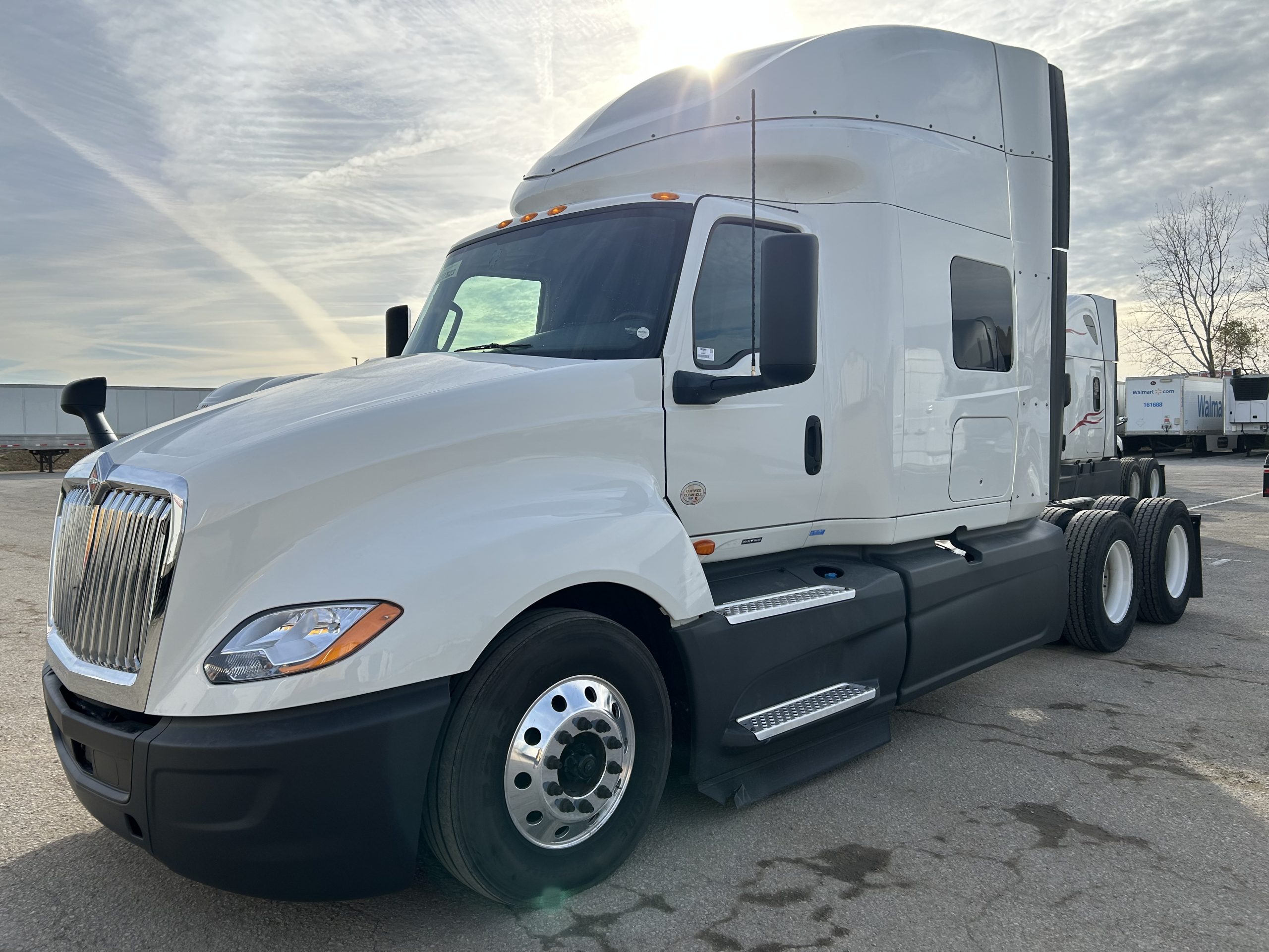 2022 International LT625 2022 International LT625 - image 1 of 6