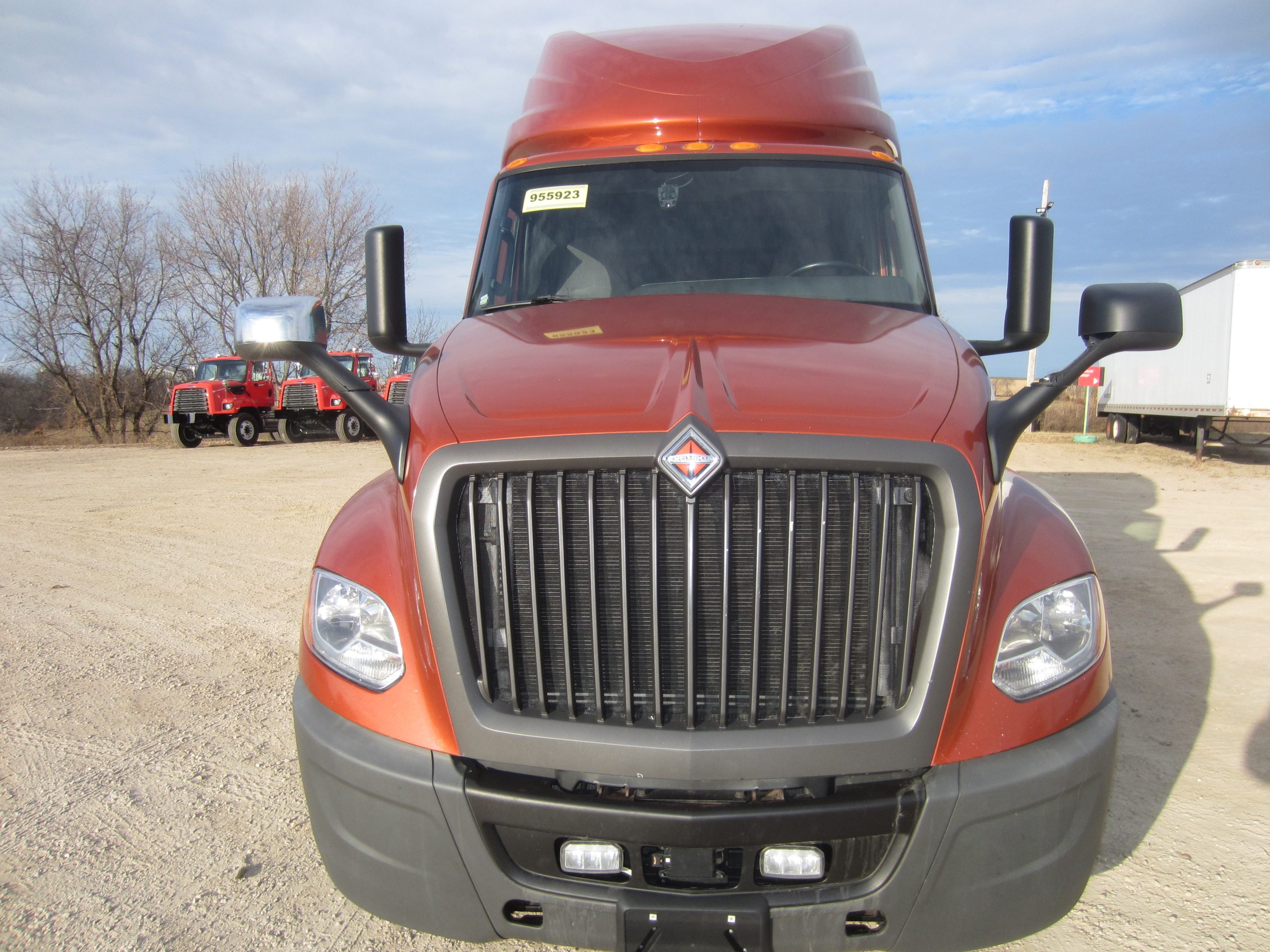 2022 International LT625 2022 International LT625 - image 2 of 6