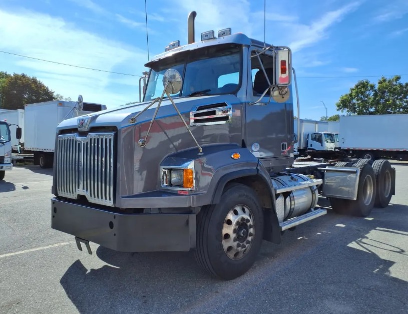 2021 Western Star 4700SB - image 1 of 1