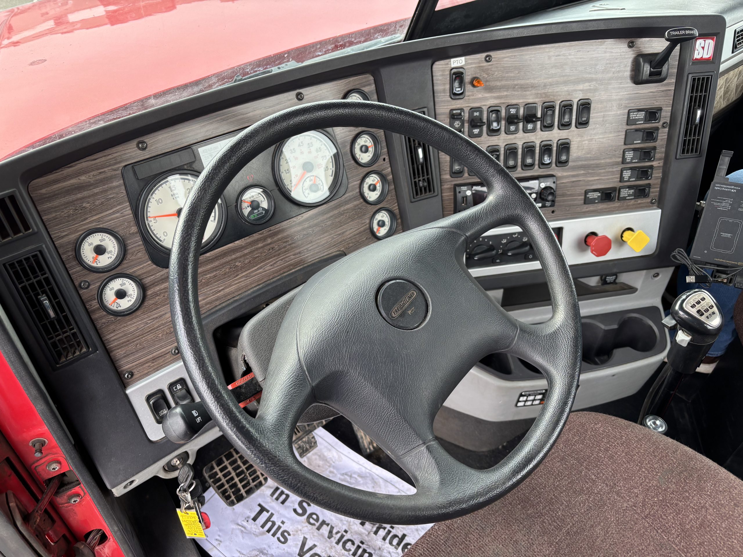 2019 Freightliner 122SD - image 4 of 6