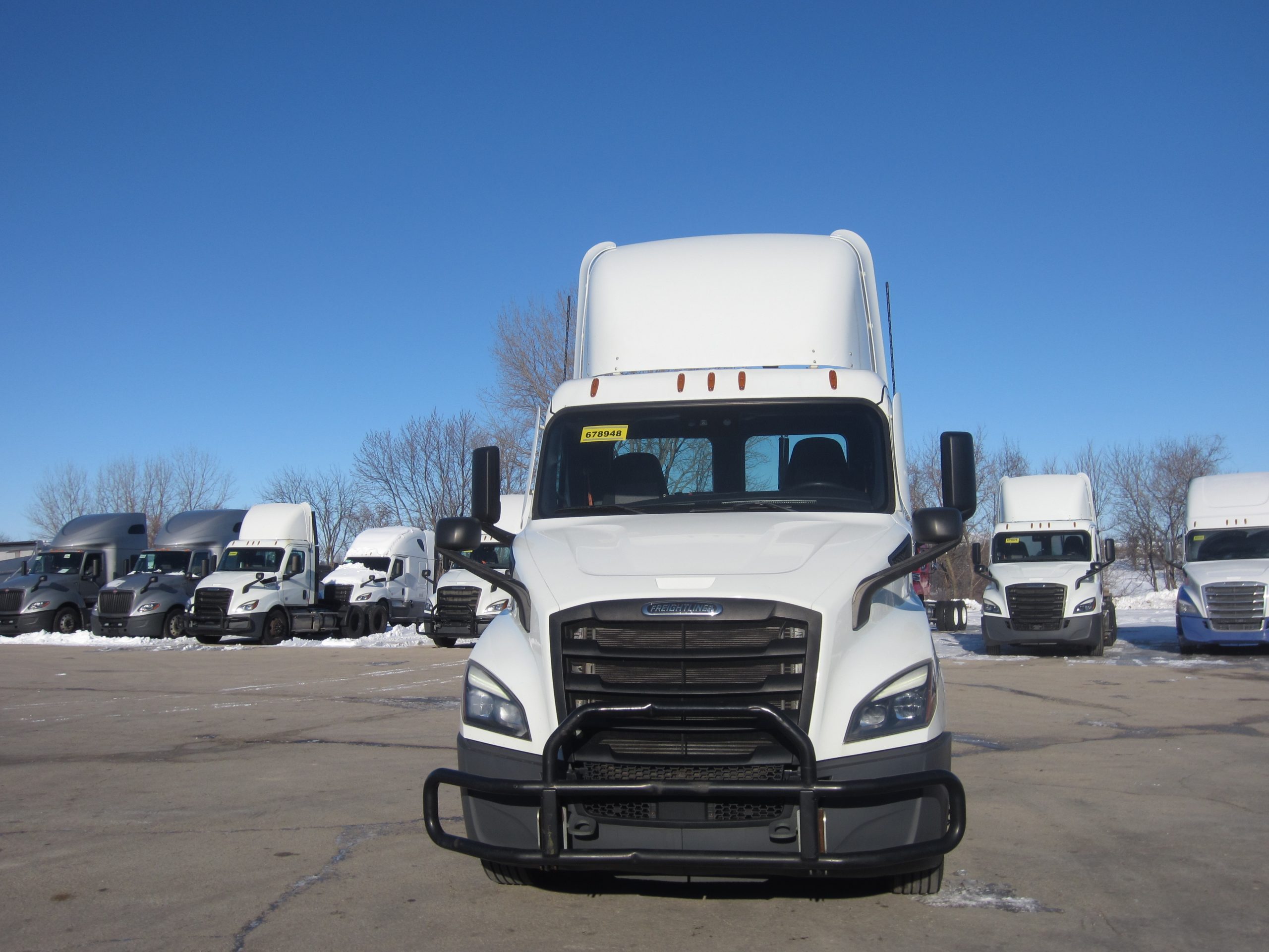 2021 Freightliner PE116 2021 Freightliner PE116 - image 2 of 6