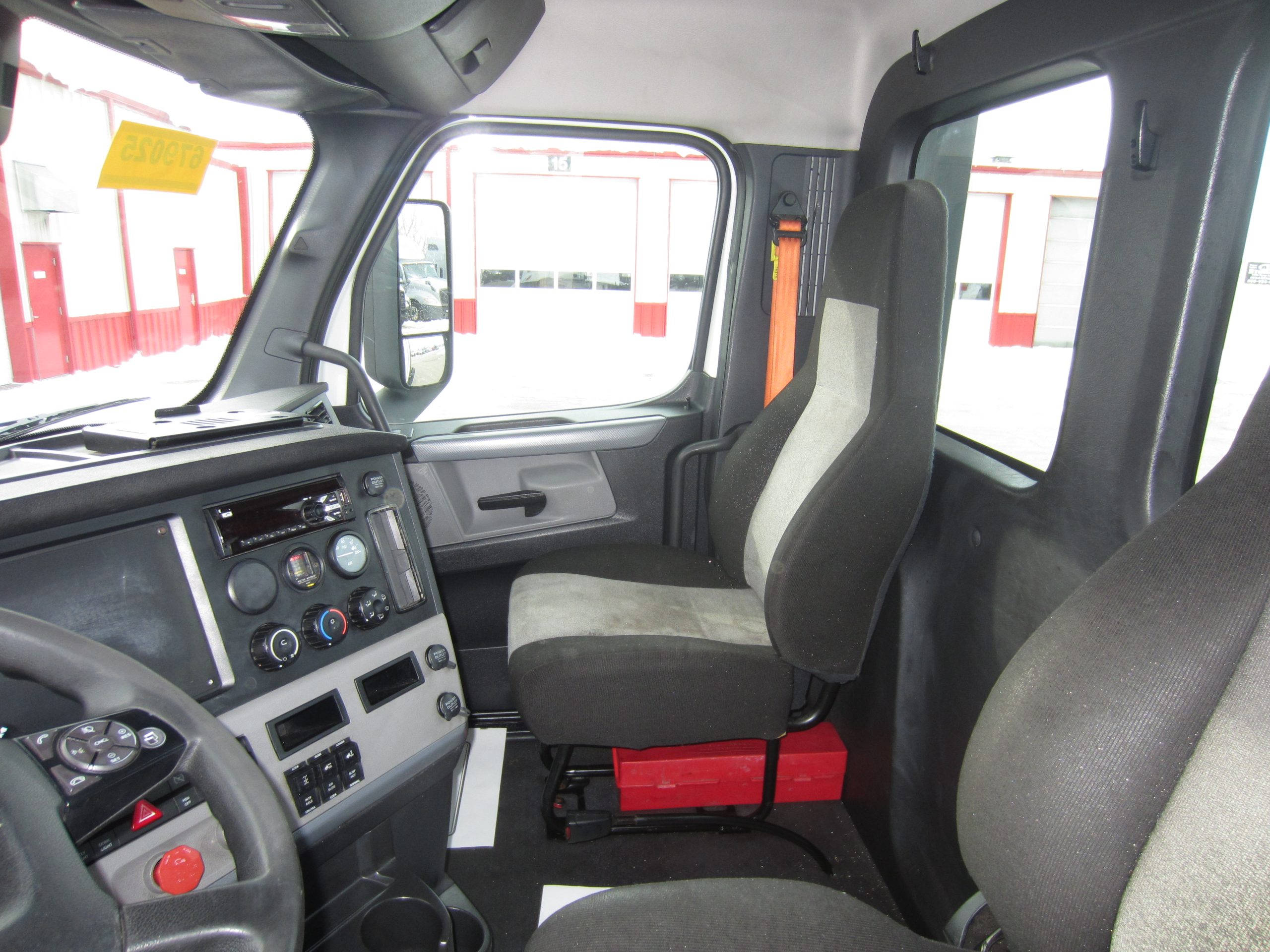 2021 Freightliner PE116 2021 Freightliner PE116 - image 6 of 6