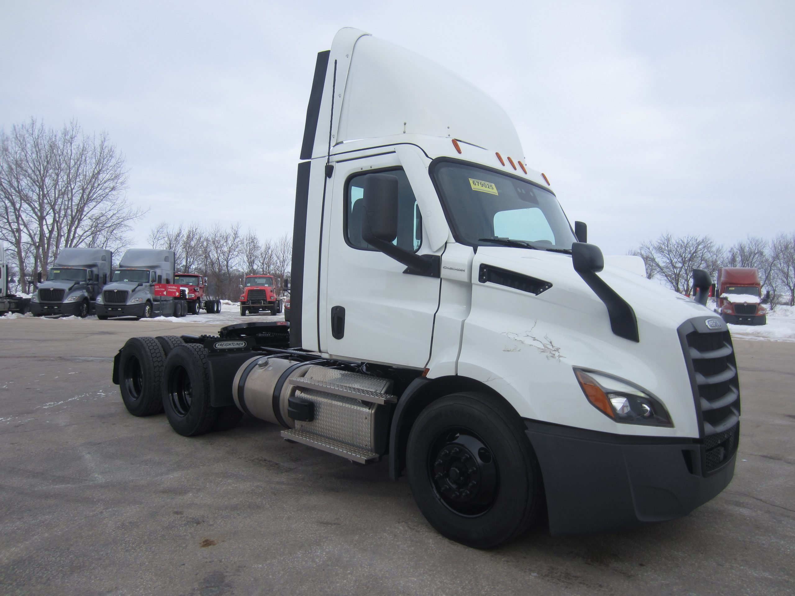 2021 Freightliner PE116 2021 Freightliner PE116 - image 3 of 6