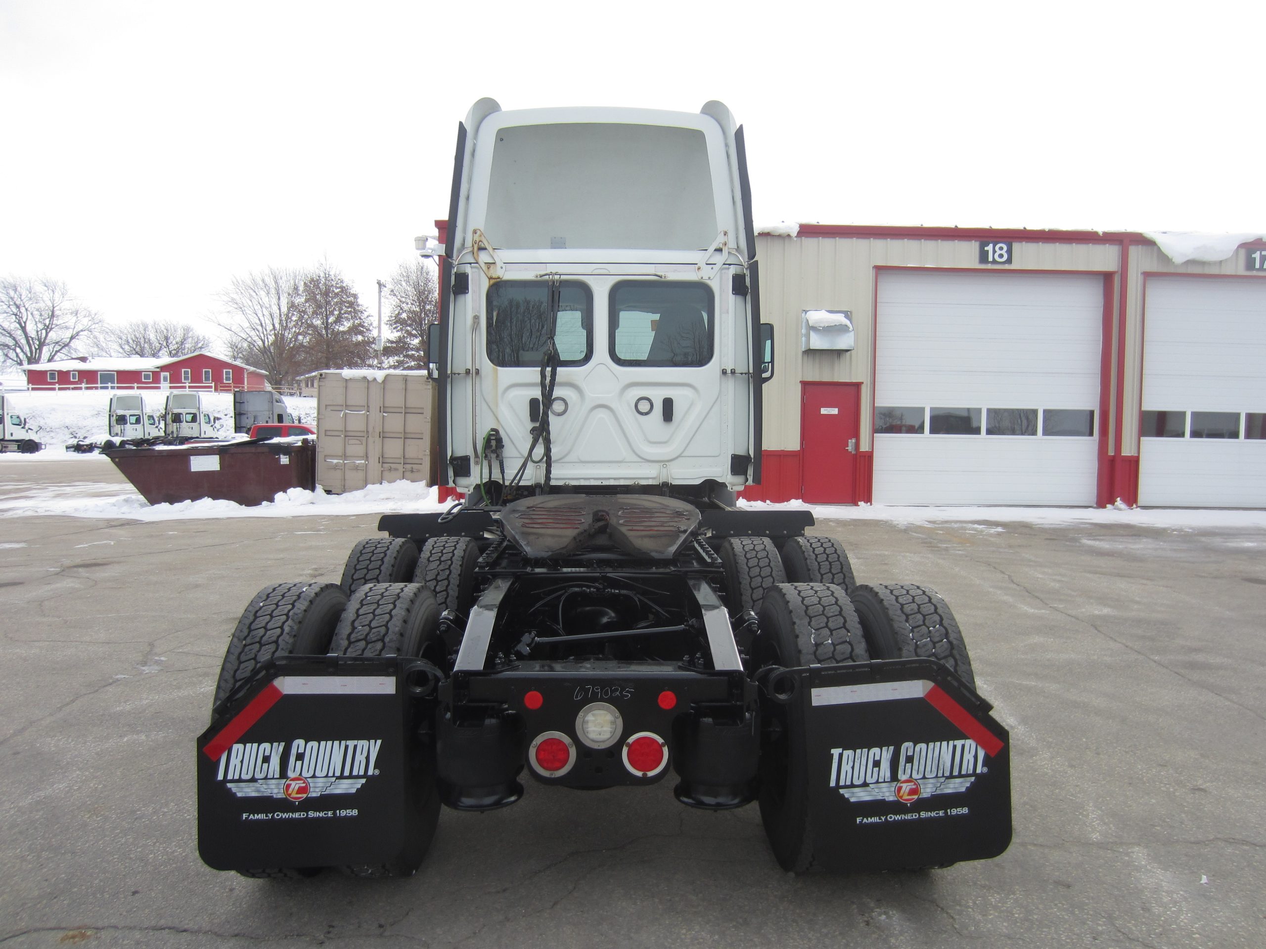 2021 Freightliner PE116 2021 Freightliner PE116 - image 4 of 6