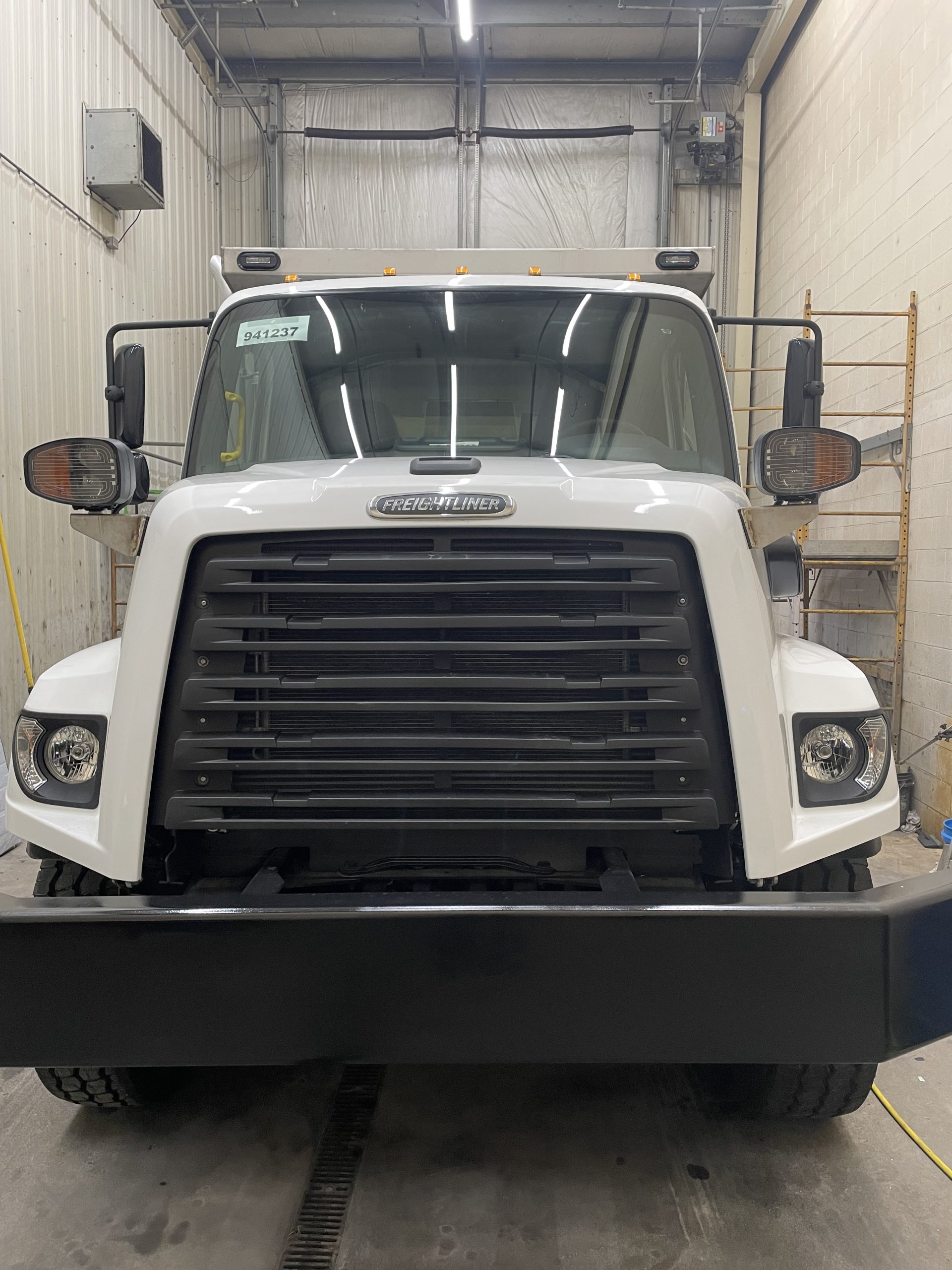 2026 Freightliner 108SD+ - image 4 of 6