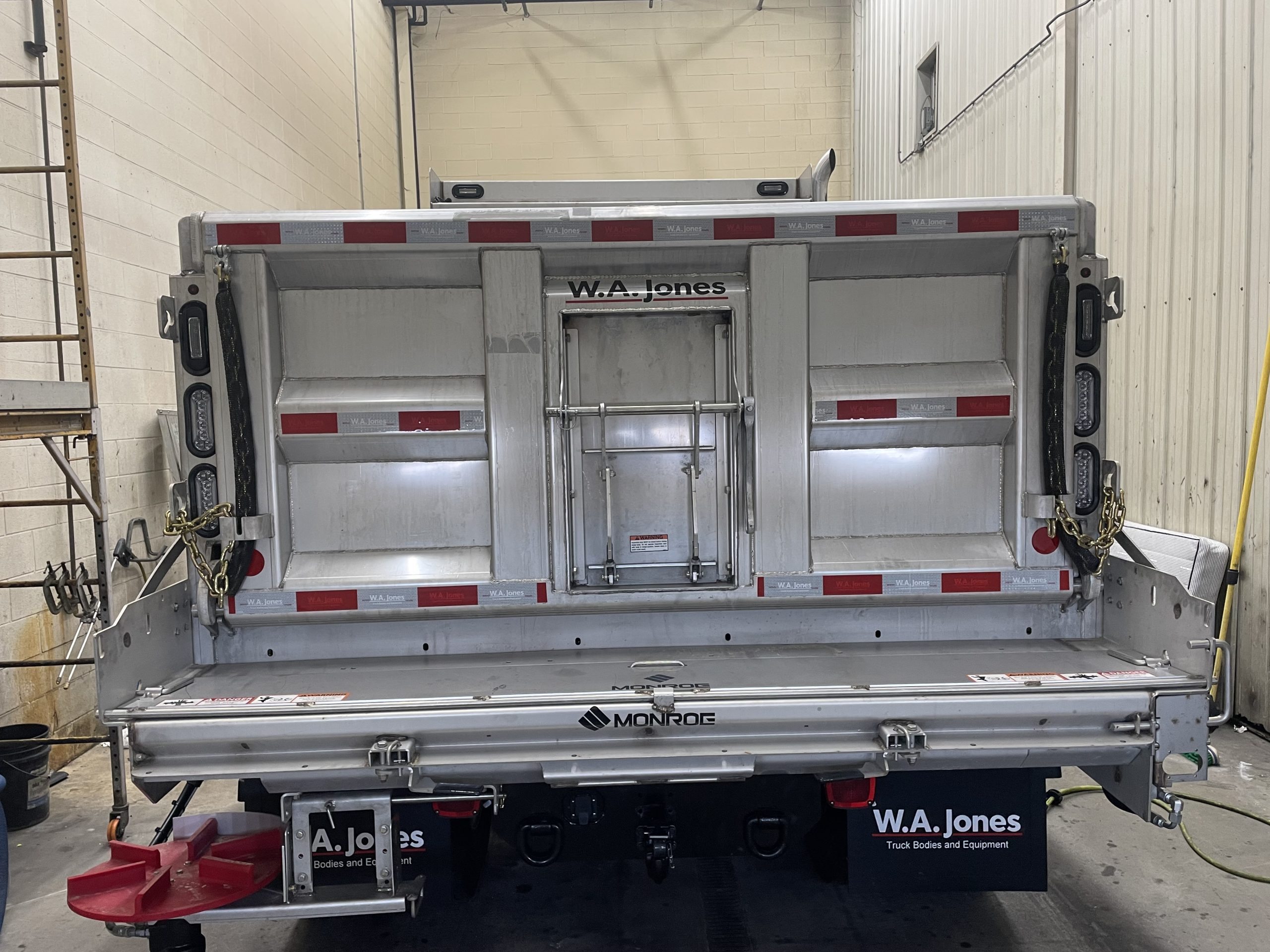 2026 Freightliner 108SD+ - image 6 of 6