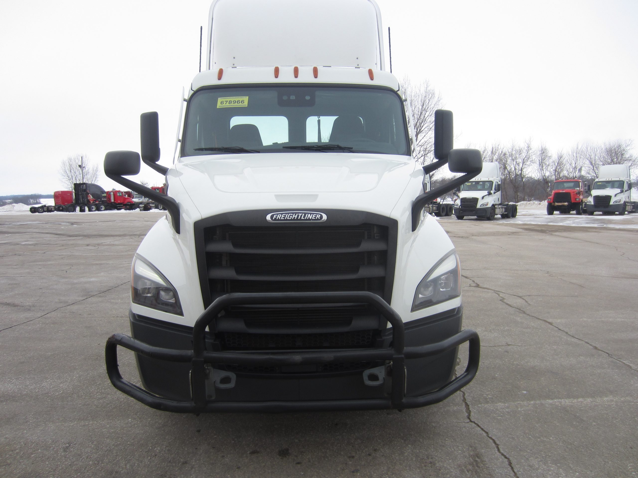 2021 Freightliner PE116 2021 Freightliner PE116 - image 2 of 6