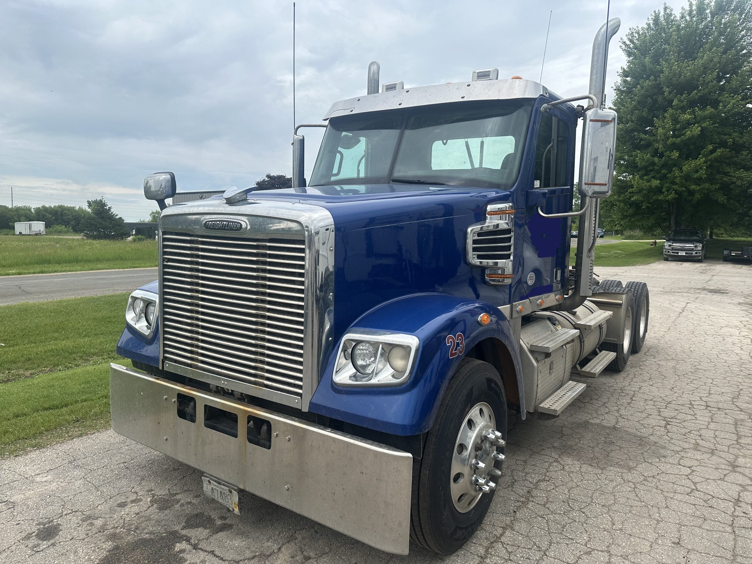 2019 Freightliner 122SD 2019 Freightliner 122SD - image 1 of 1