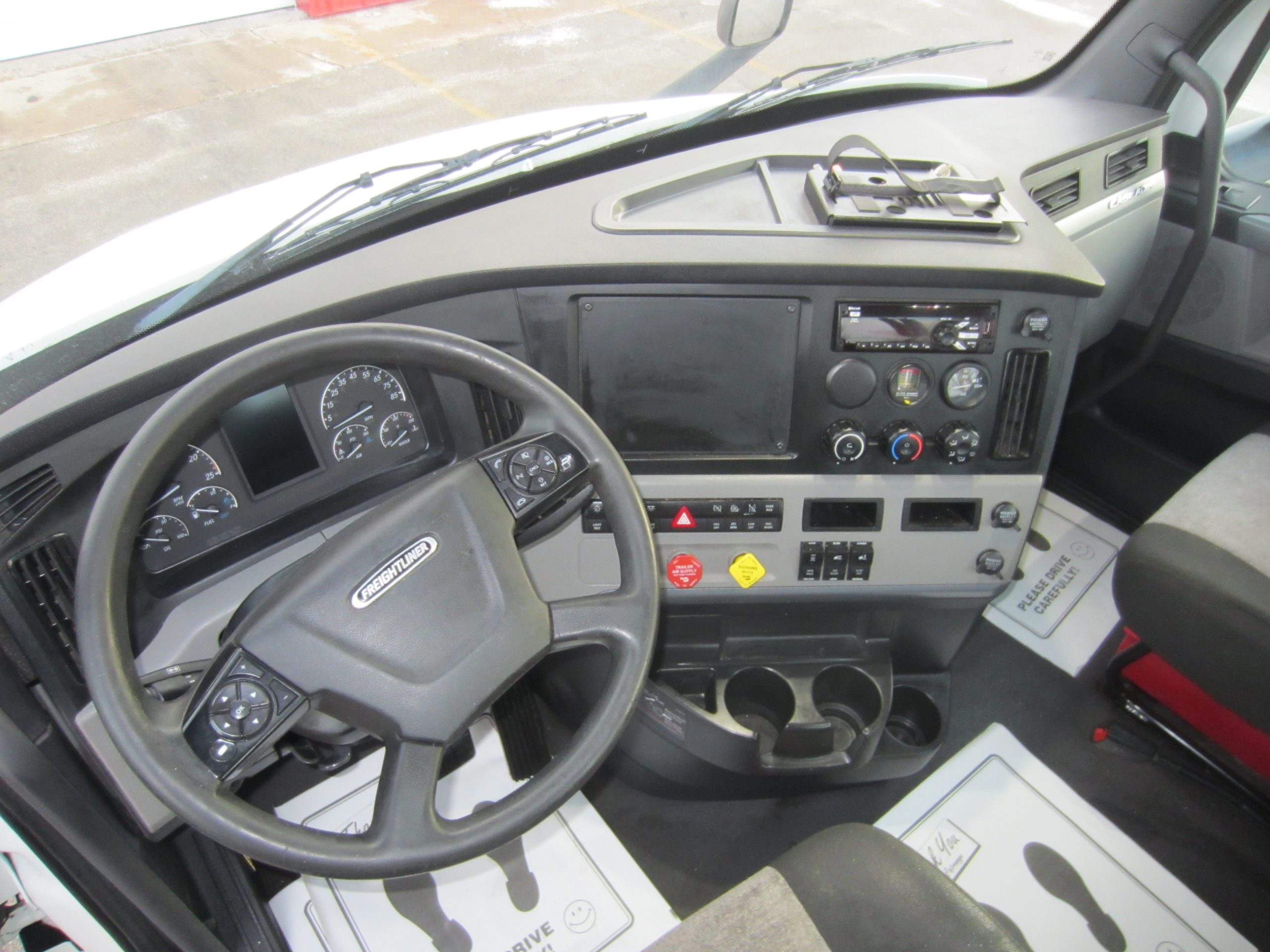 2021 Freightliner PE116DC 2021 Freightliner PE116DC - image 5 of 6