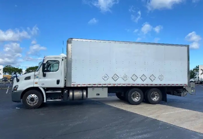 2019 Freightliner CA113DC - image 2 of 2