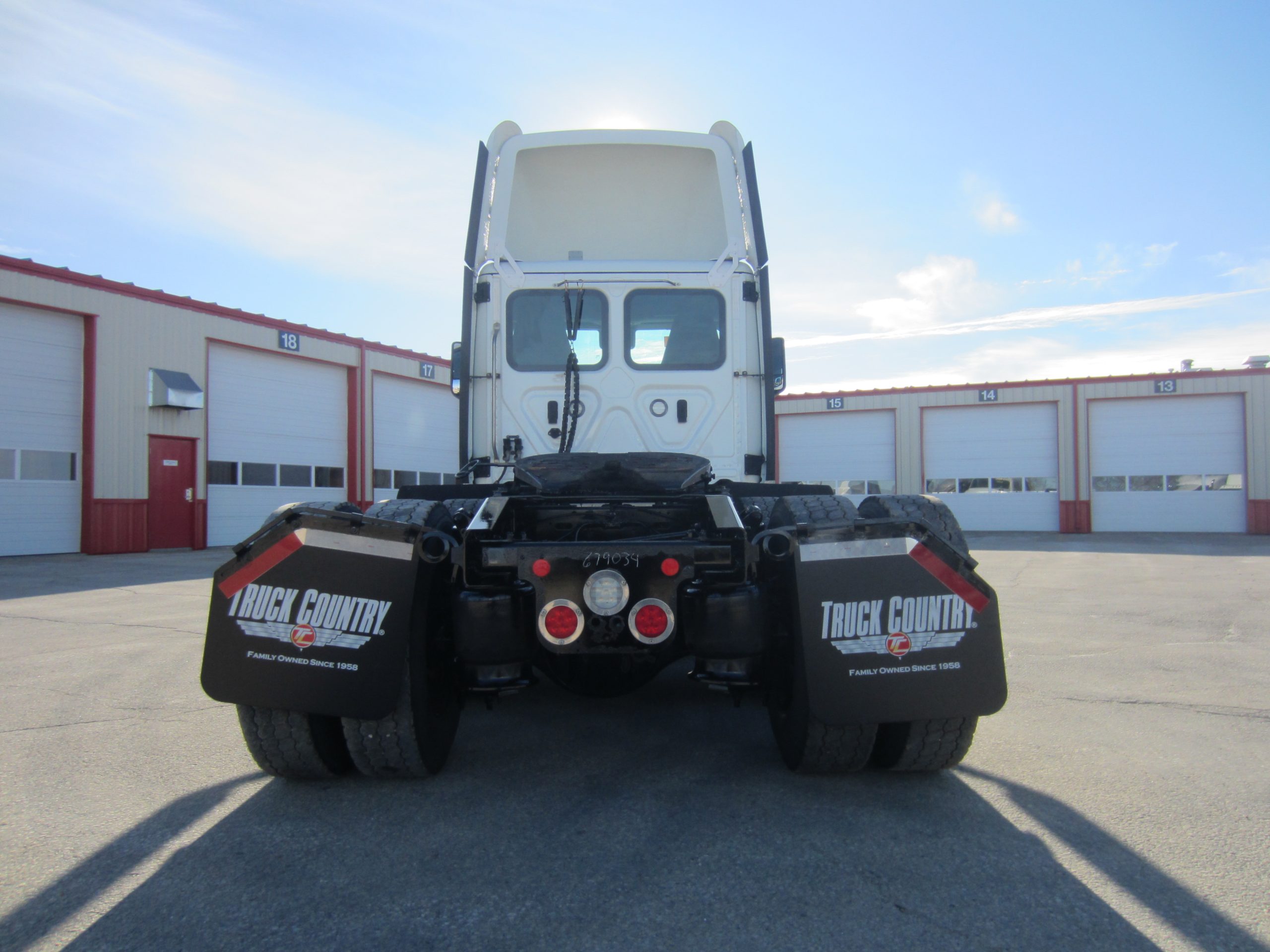 2021 Freightliner PE116DC 2021 Freightliner PE116DC - image 4 of 6