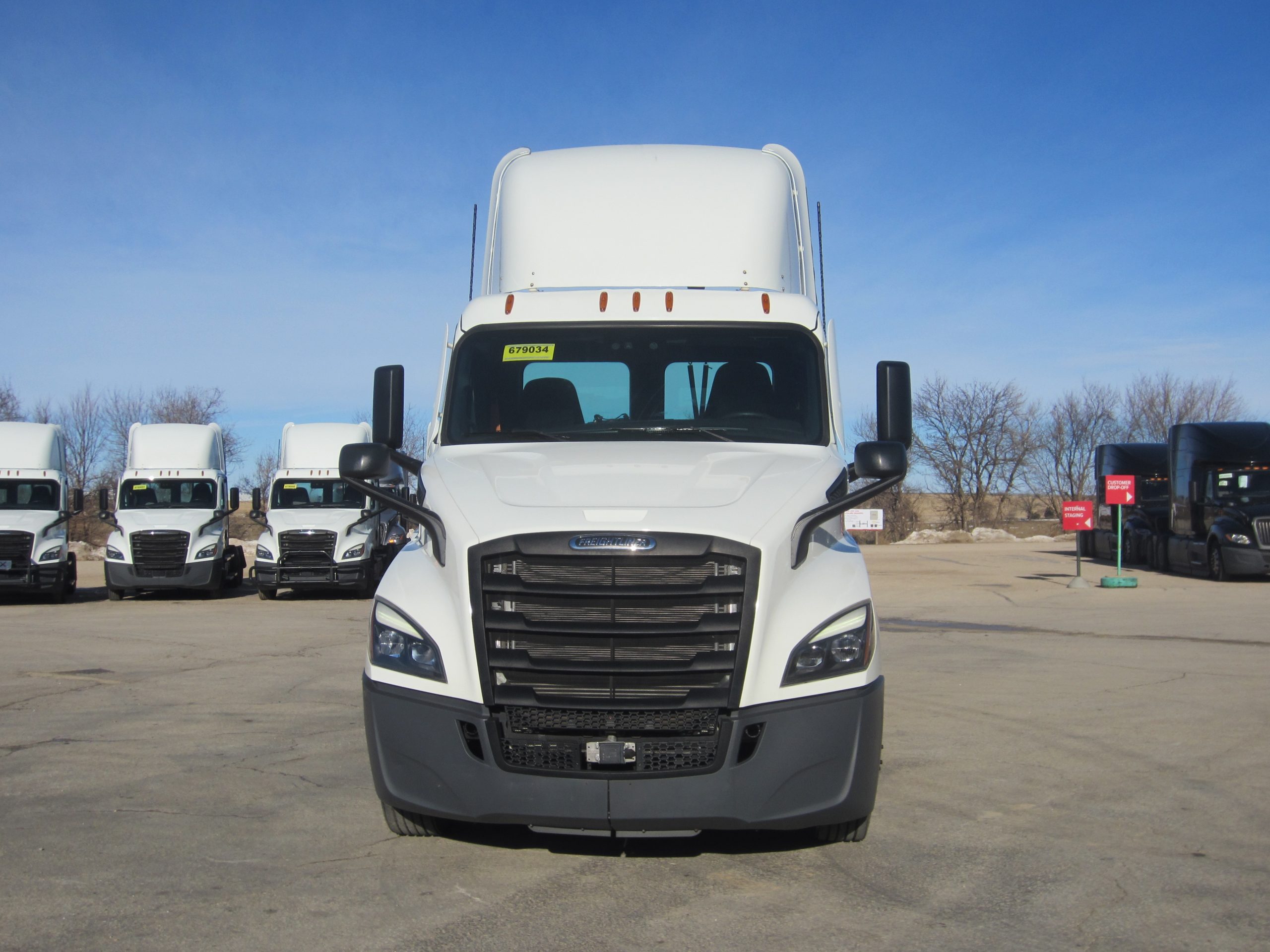 2021 Freightliner PE116DC 2021 Freightliner PE116DC - image 2 of 6