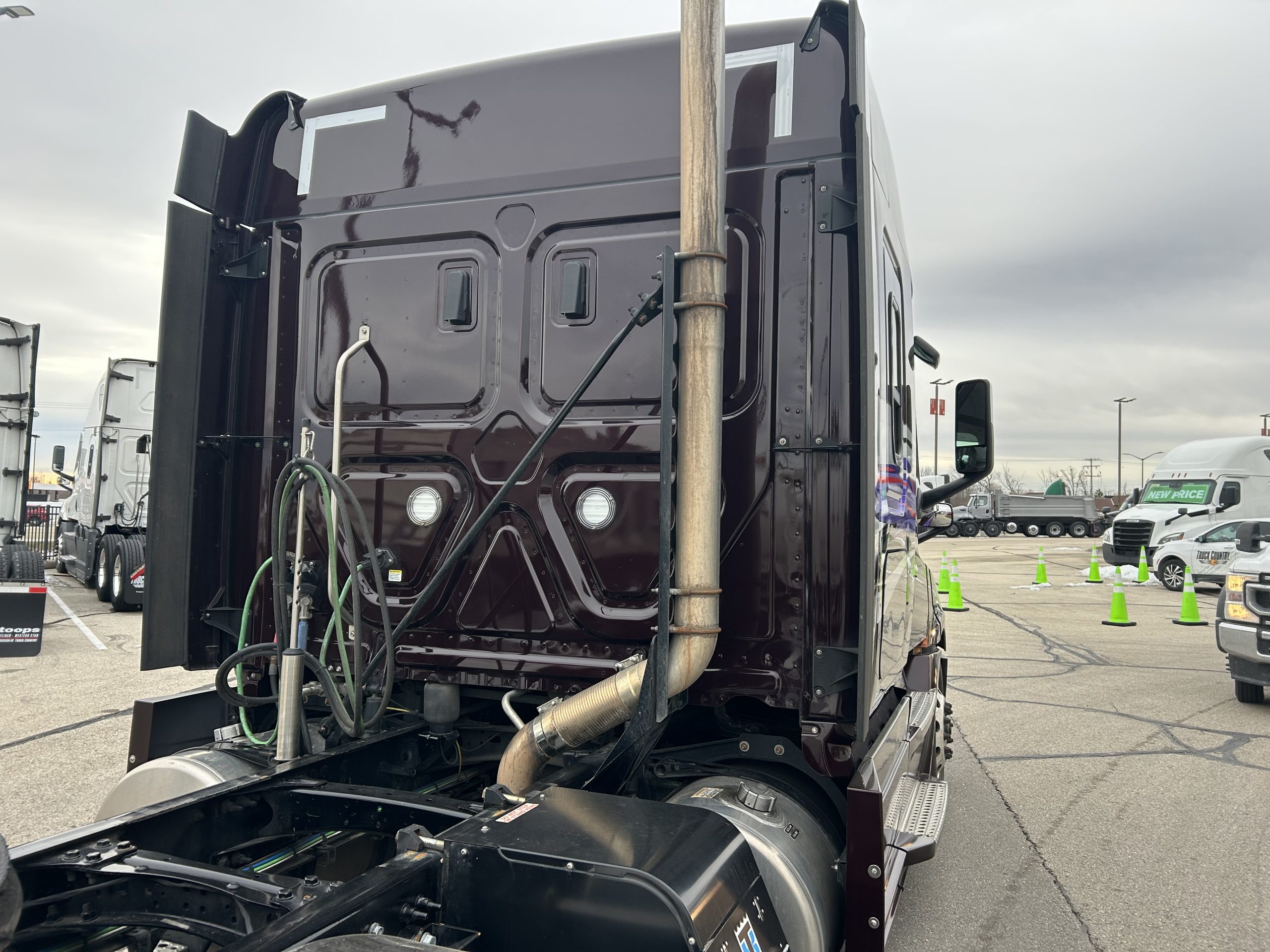 2025 Freightliner PT126SLP - image 5 of 6