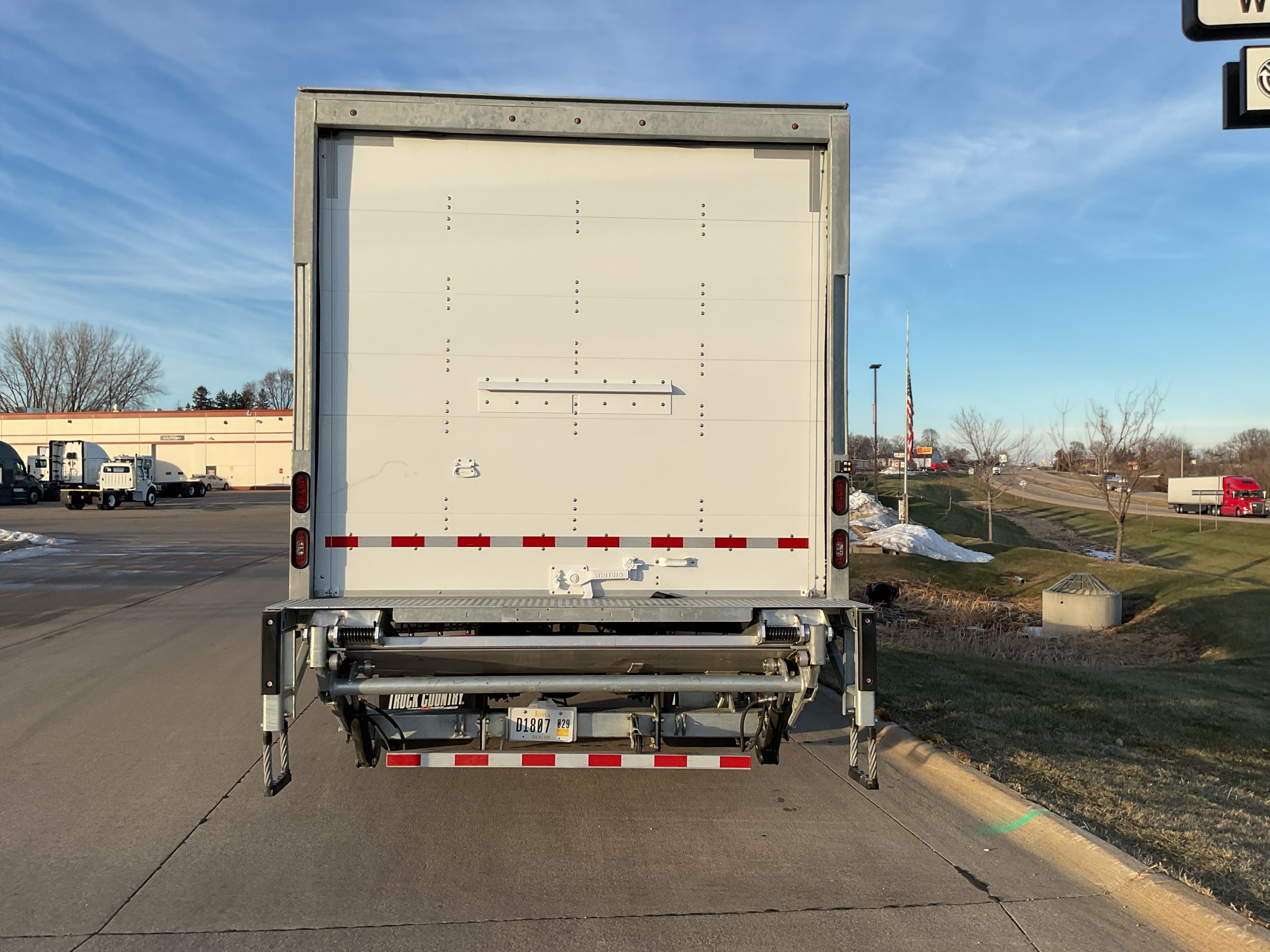 2026 Freightliner M2 106 - image 4