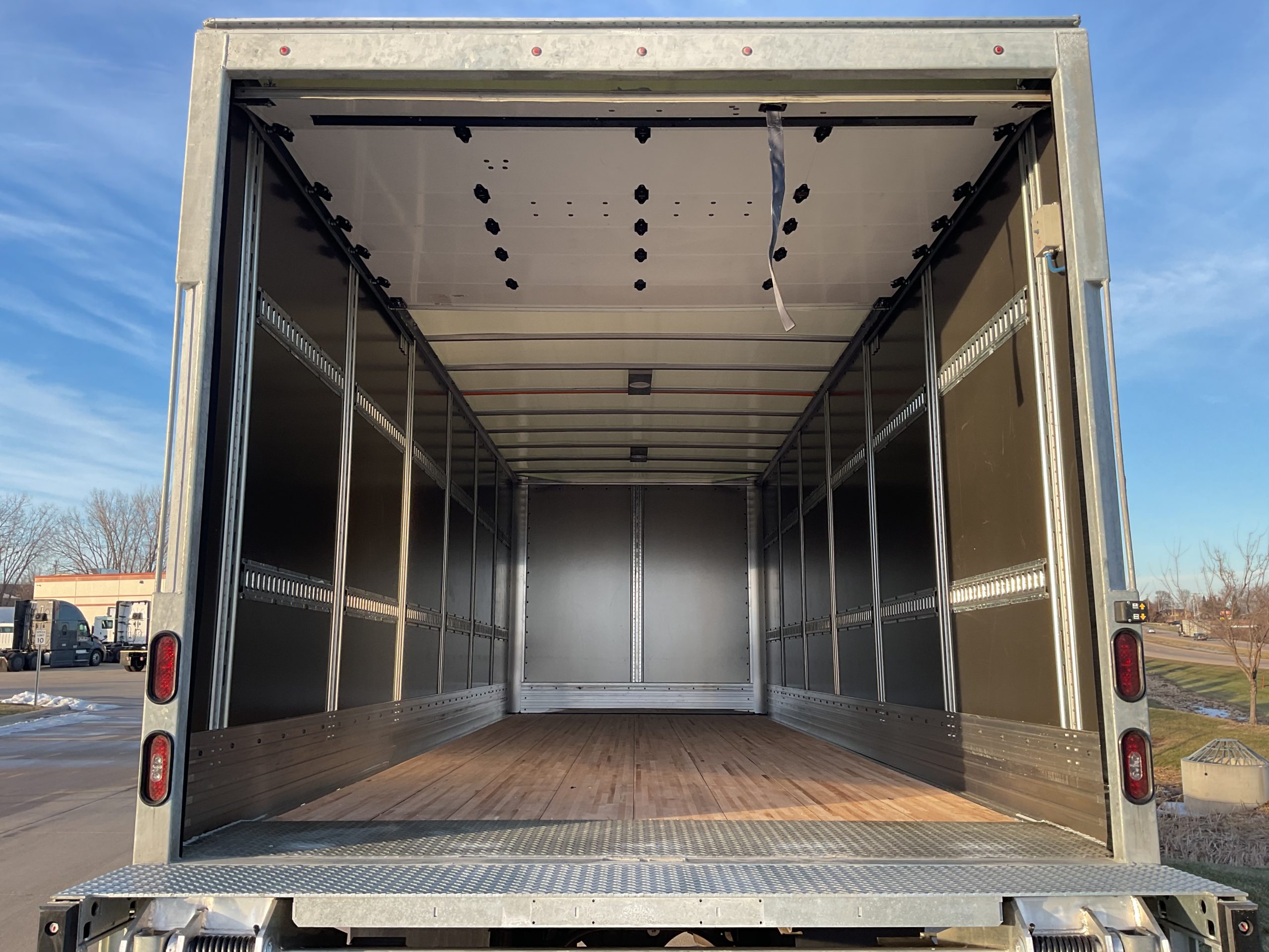 2026 Freightliner M2 106 - image 5