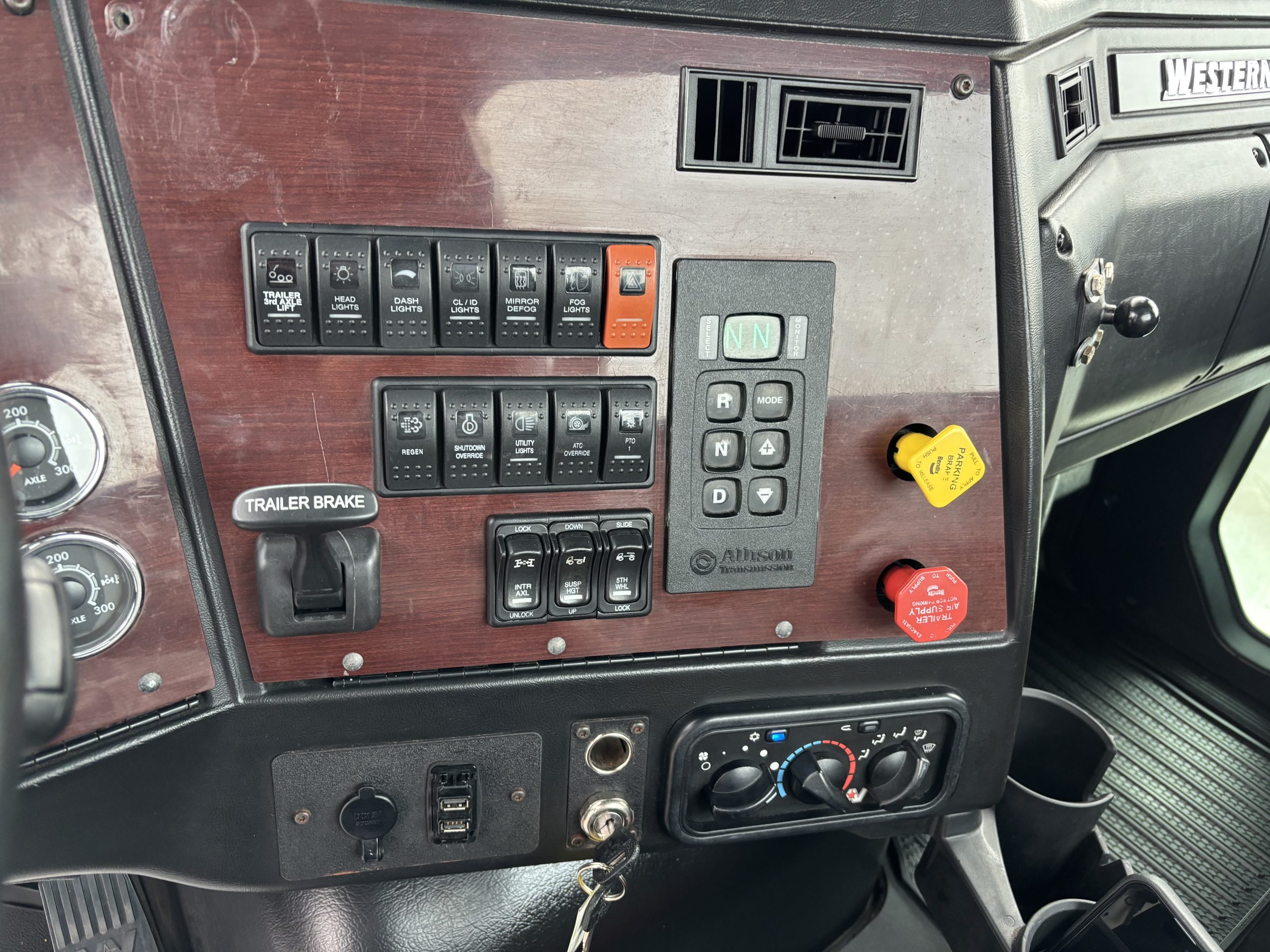 2021 Western Star 4700SB - image 4 of 6