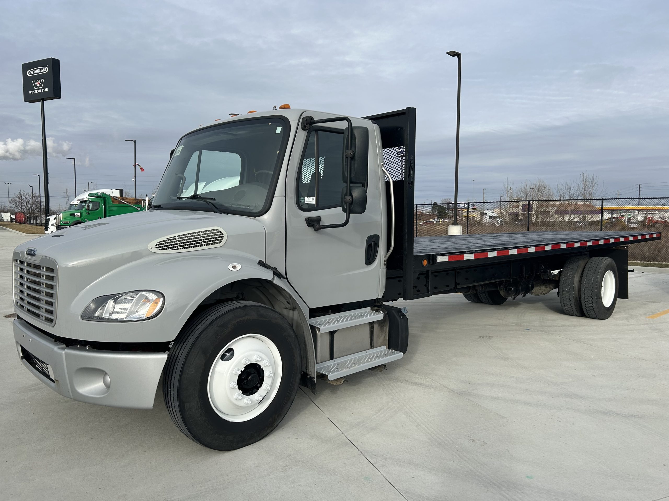 2020 Freightliner M2 106 068Rf00000Y3loP 2020 Freightliner M2 106 068Rf00000Y3loP