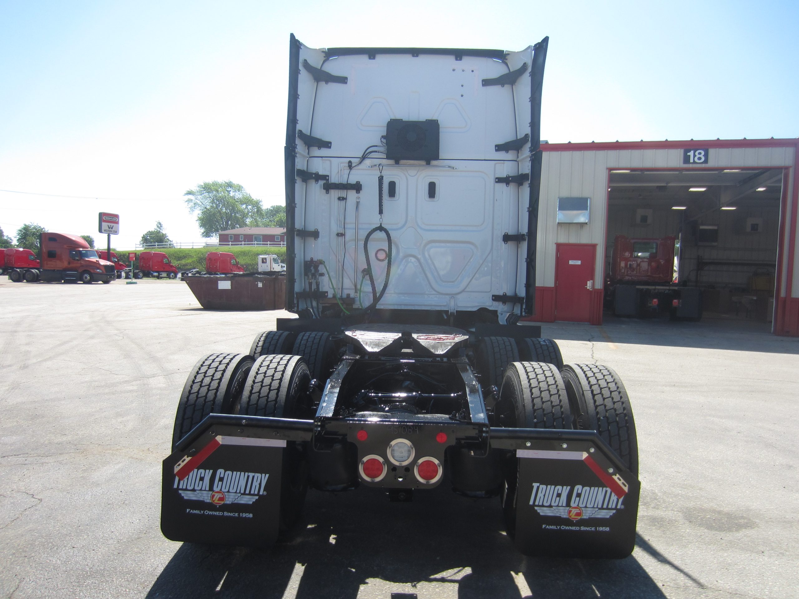 2023 Freightliner PT126 - image 4 of 6