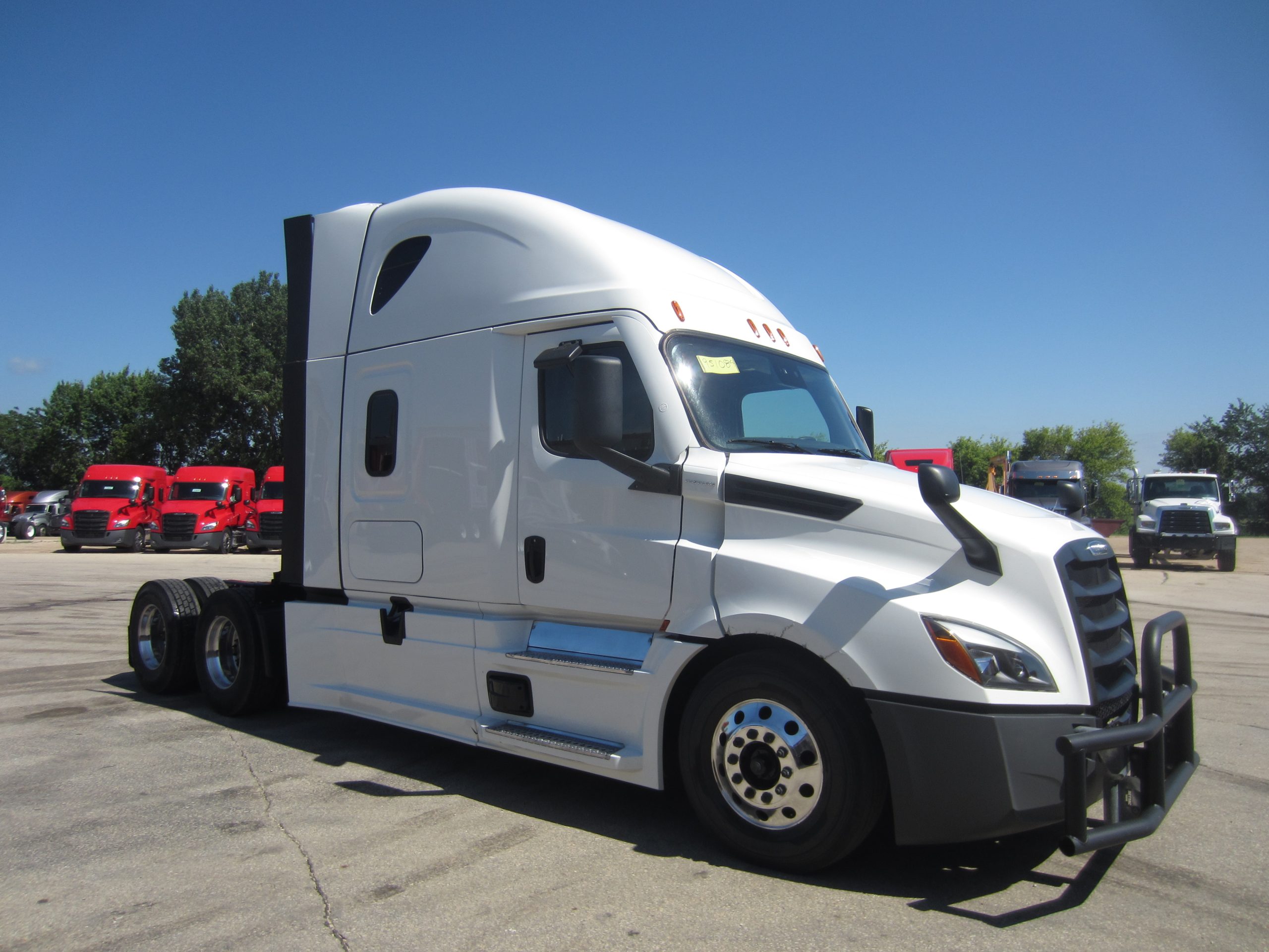 2023 Freightliner PT126 - image 3 of 6