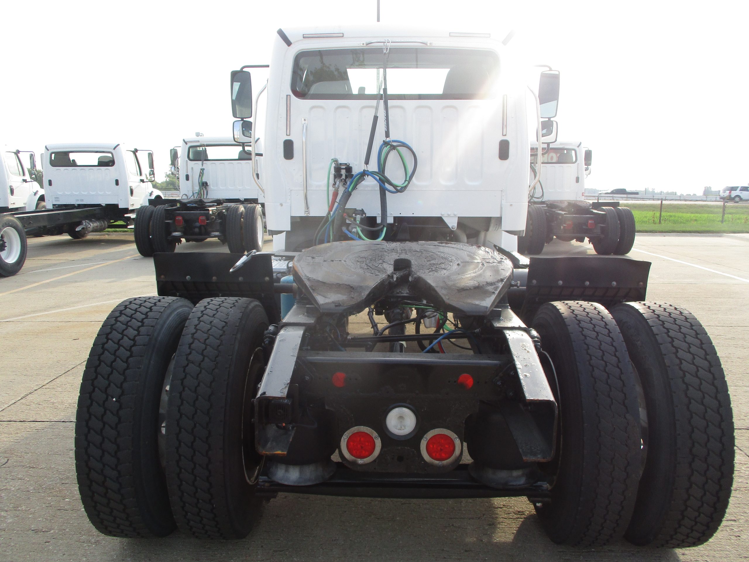 2020 Freightliner M2 106 - image 4 of 6