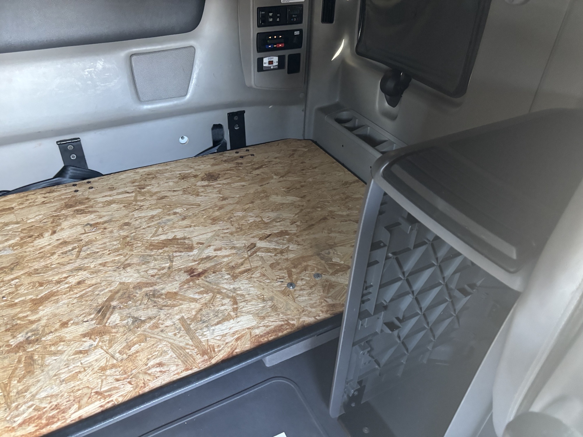 2022 International LT625 - image 5 of 6